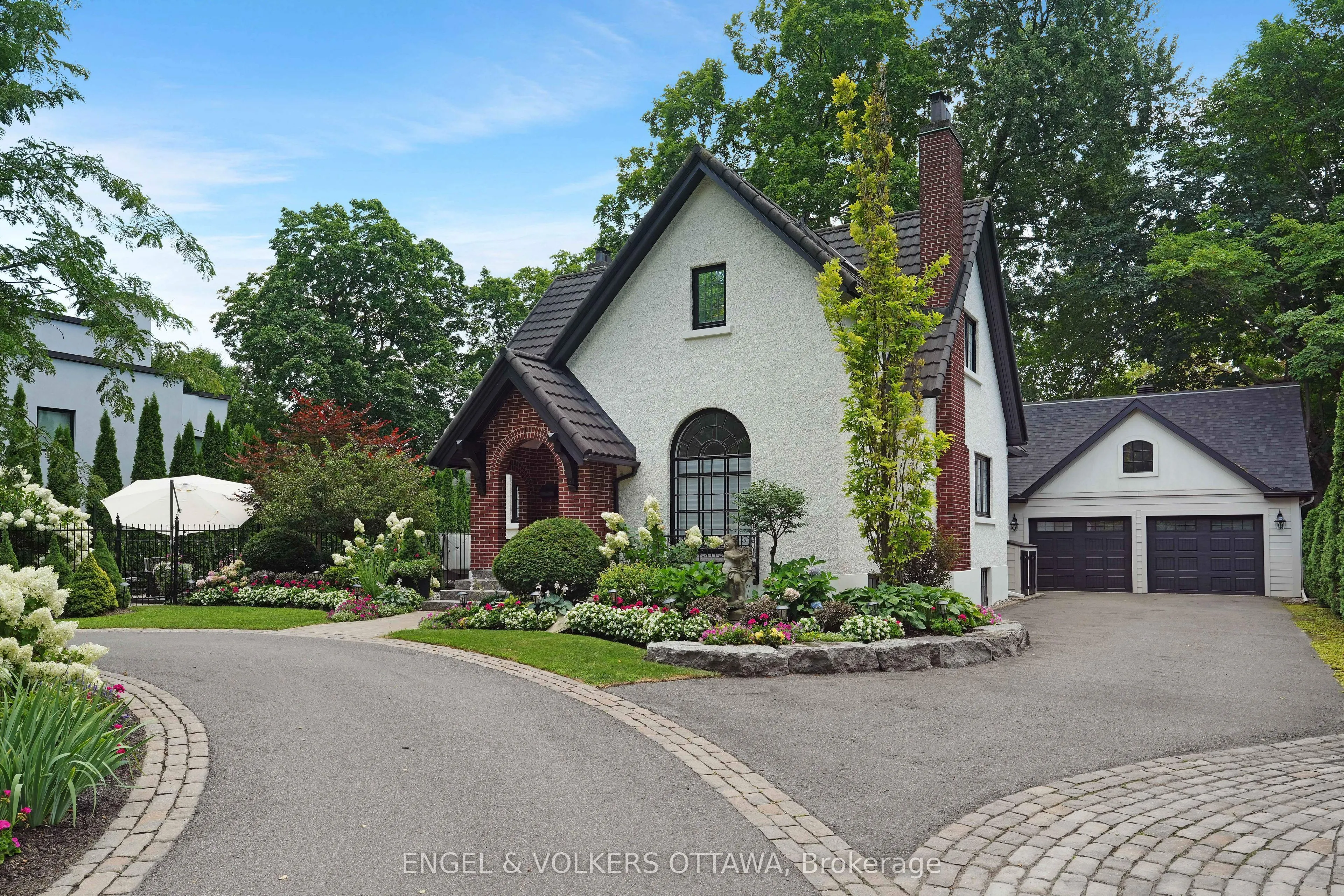 386 Ashbury Road
