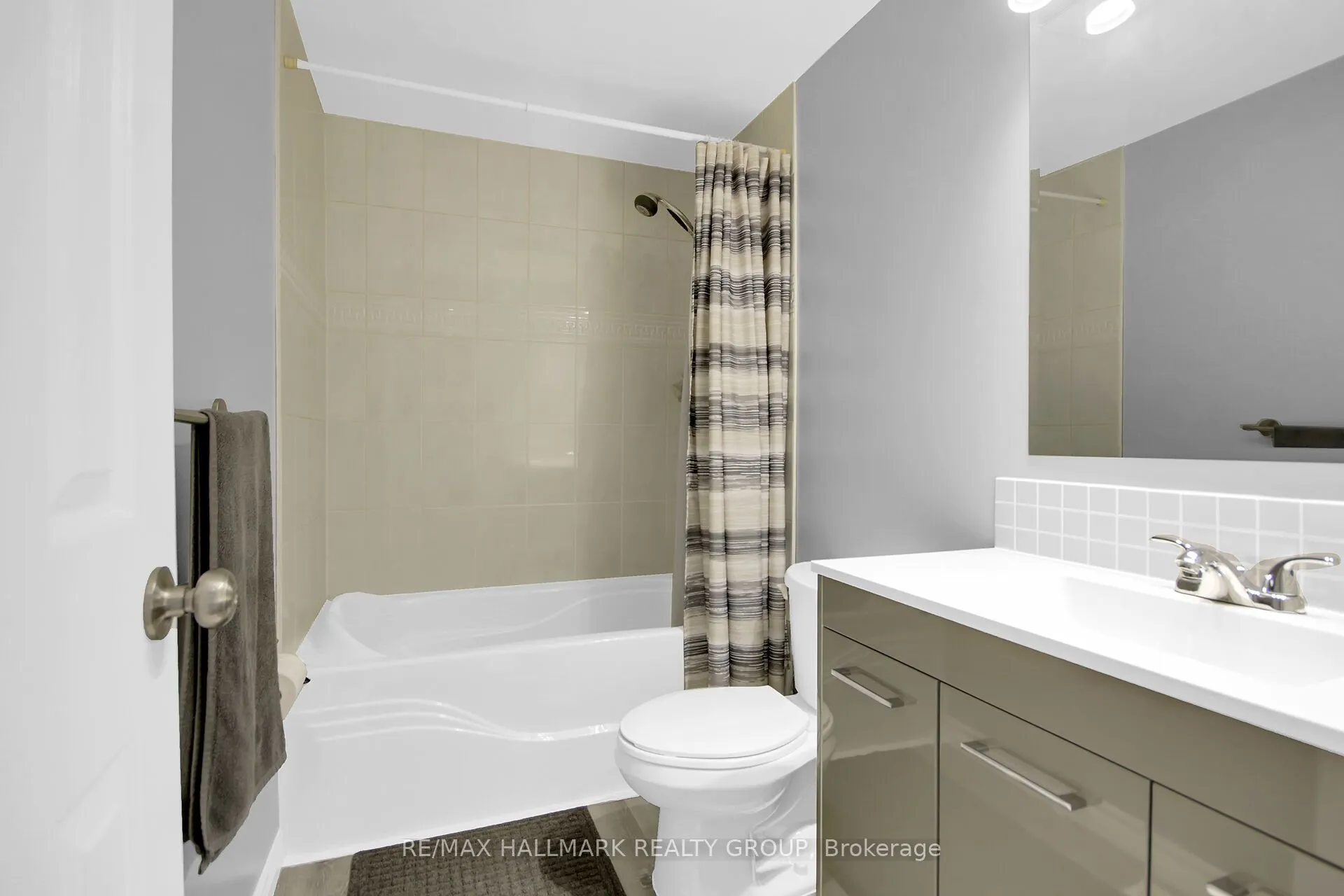 2570 SOUTHVALE Crescent, #113