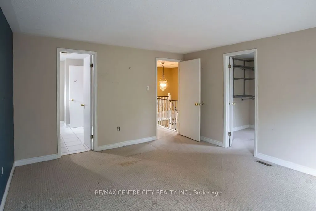 31 Colonial Crescent