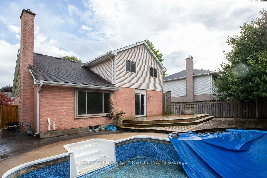 31 Colonial Crescent