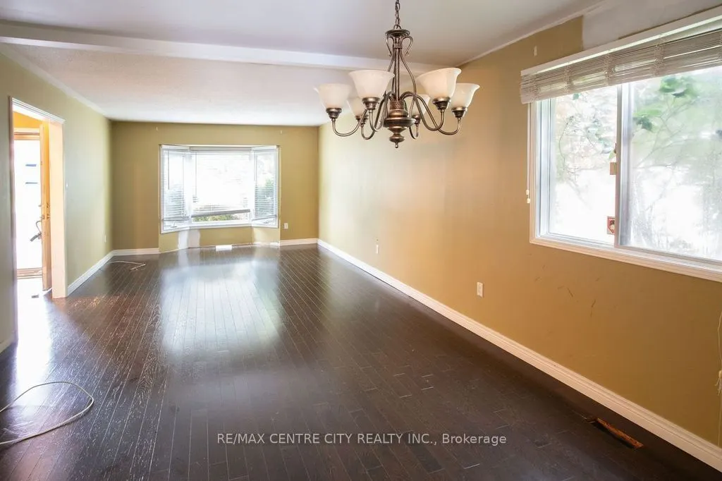 31 Colonial Crescent