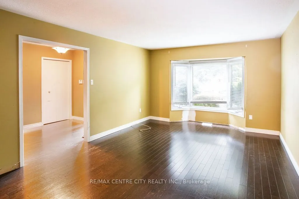 31 Colonial Crescent