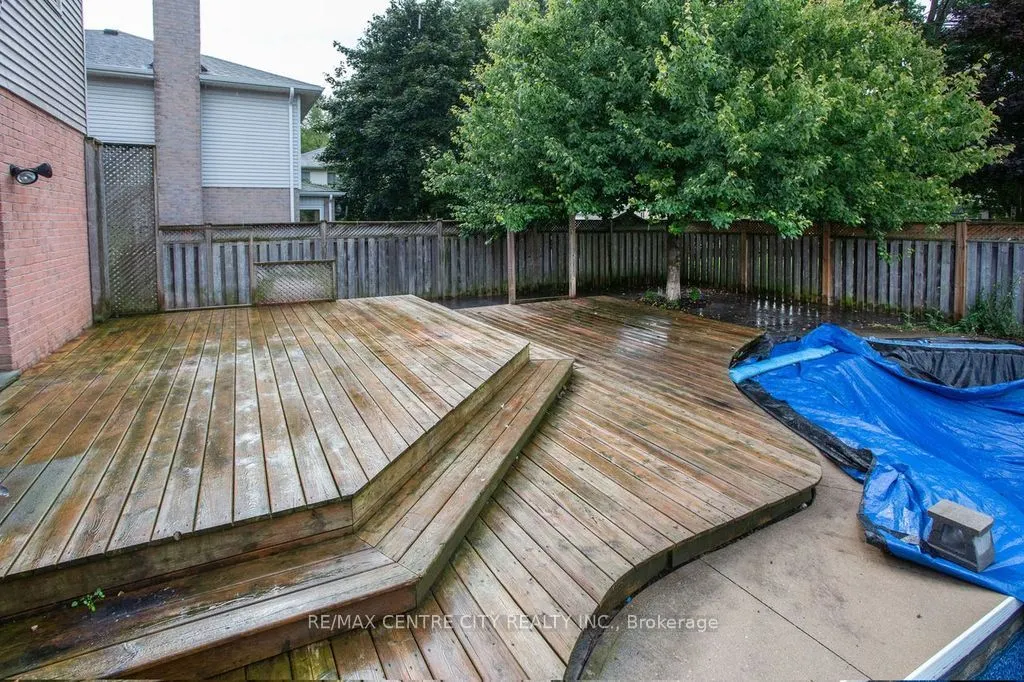 31 Colonial Crescent