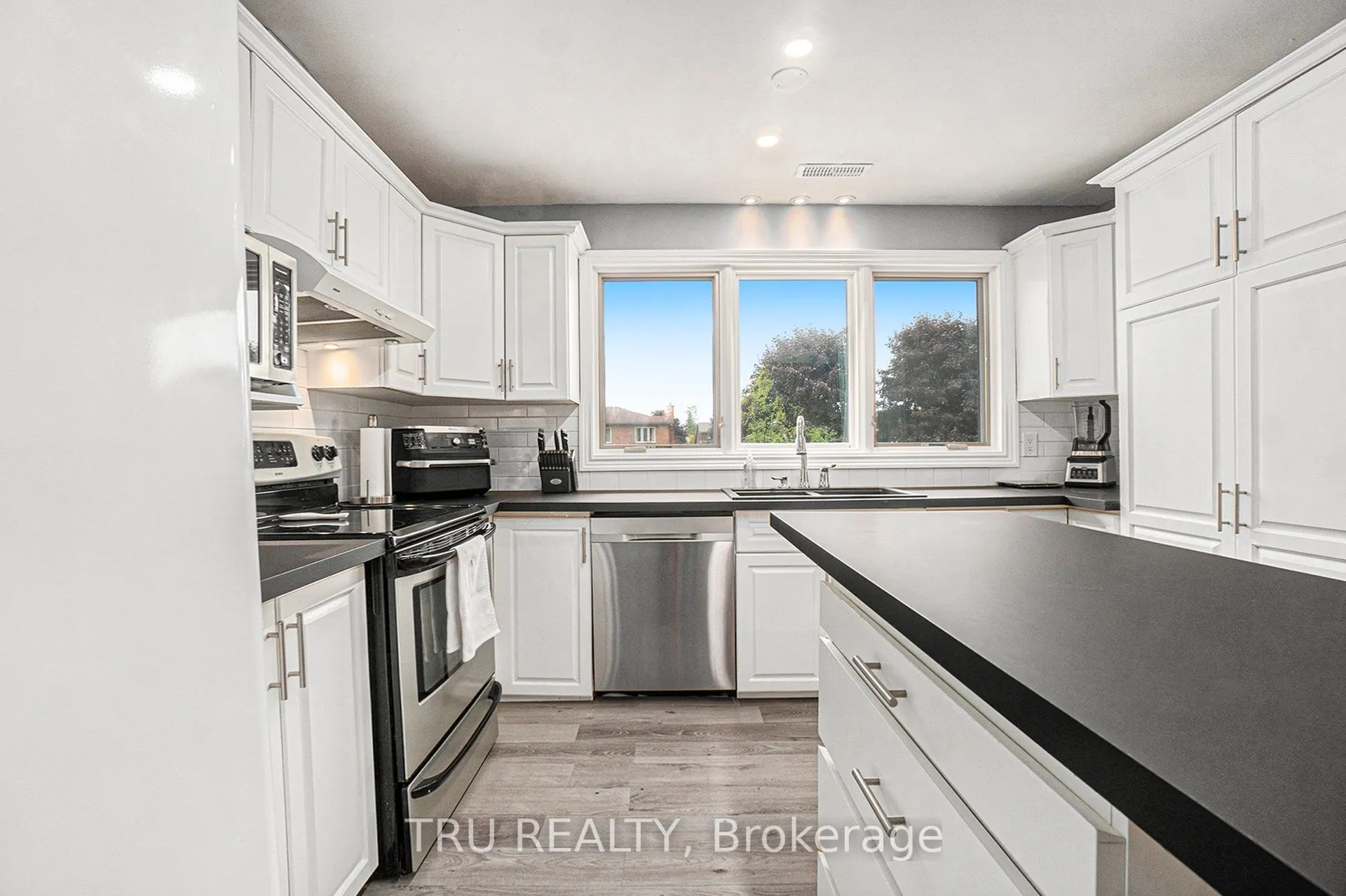 307 Stratas Court, #20