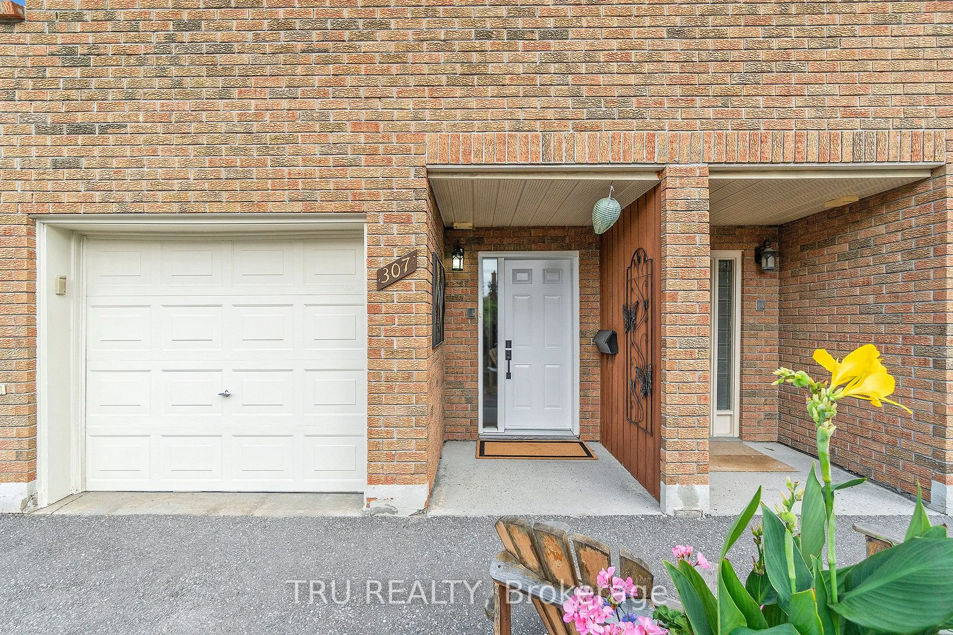 307 Stratas Court, #20