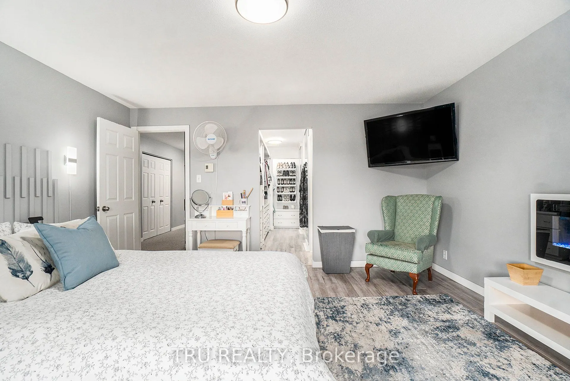 307 Stratas Court, #20
