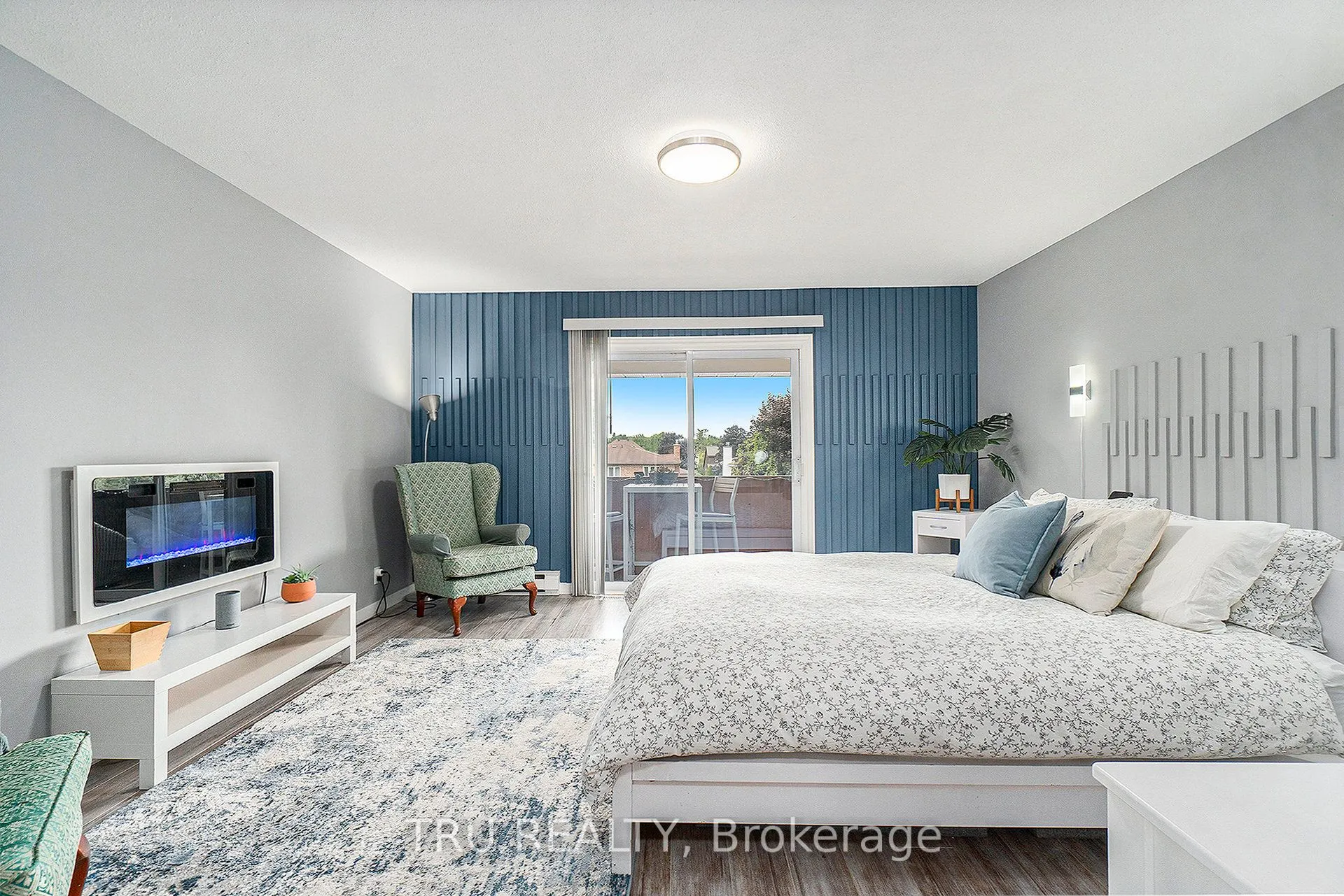 307 Stratas Court, #20