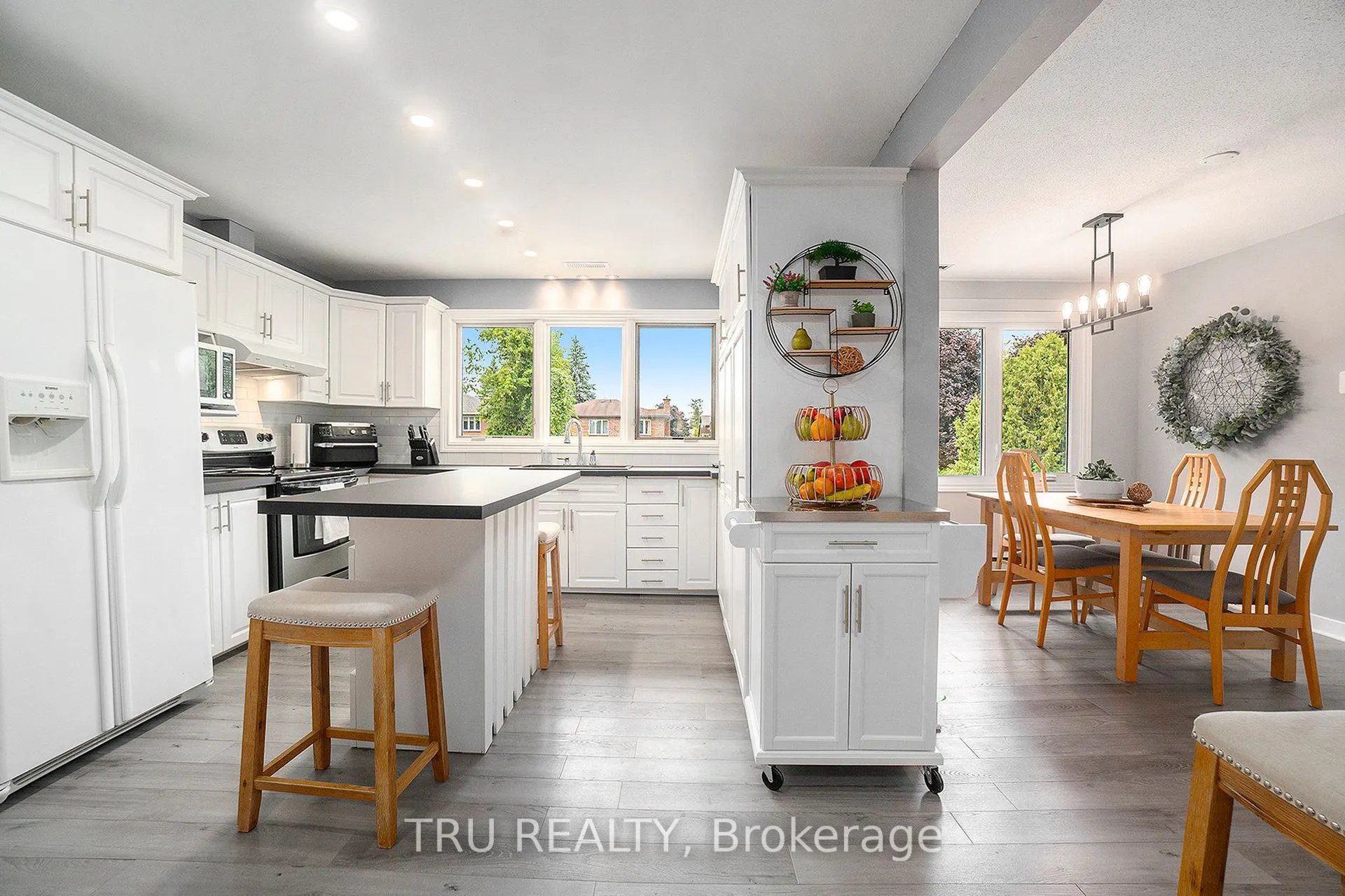 307 Stratas Court, #20