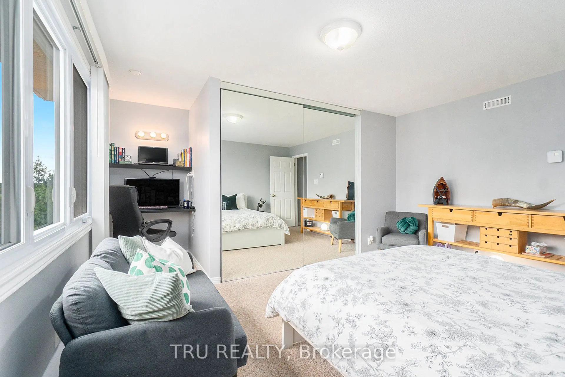 307 Stratas Court, #20