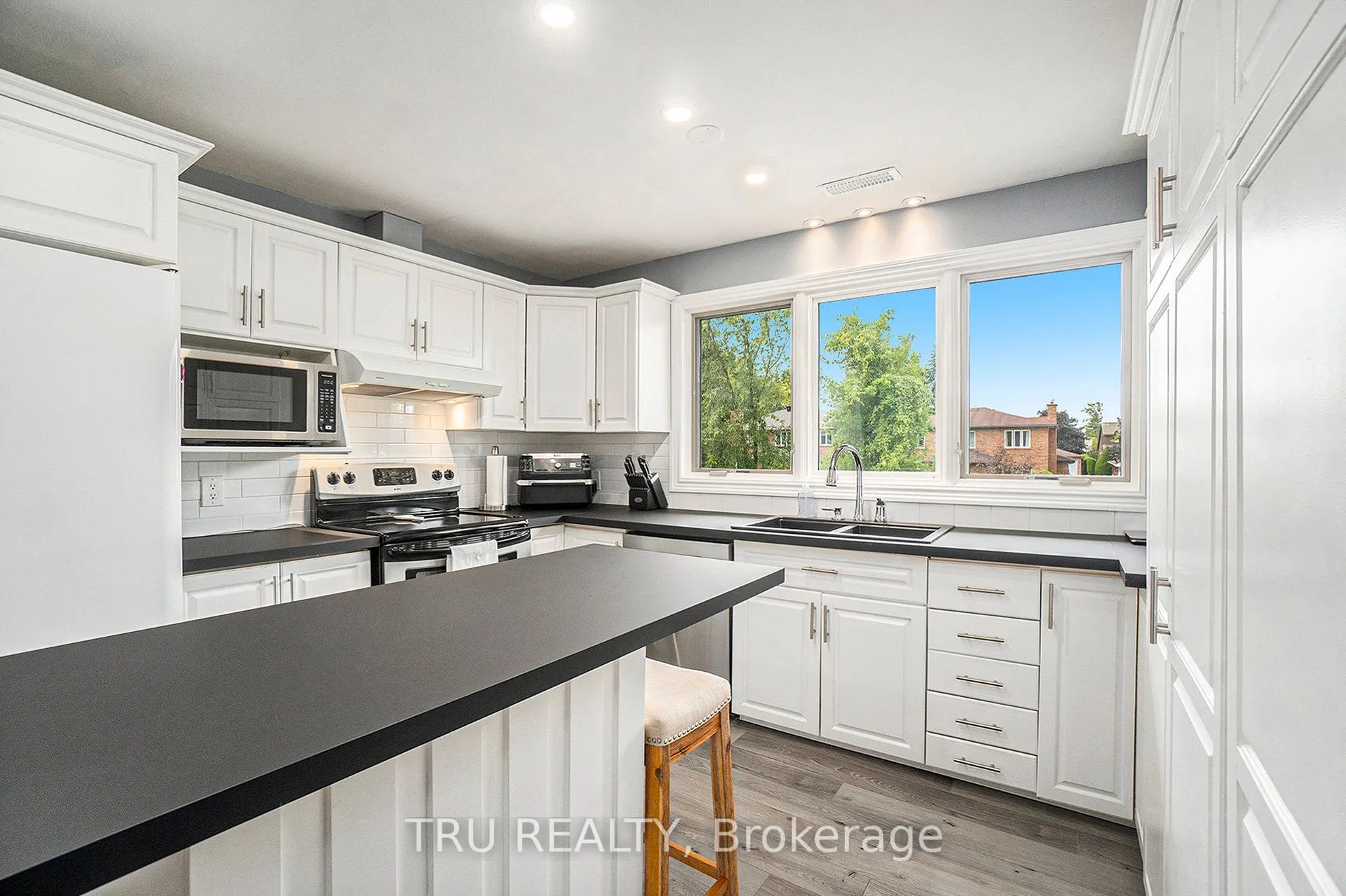 307 Stratas Court, #20