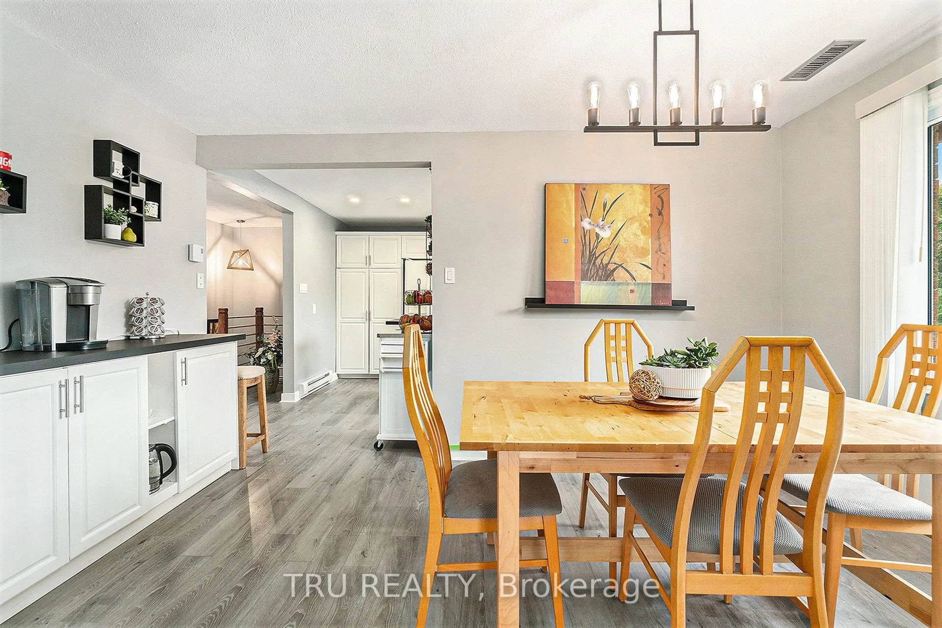 307 Stratas Court, #20