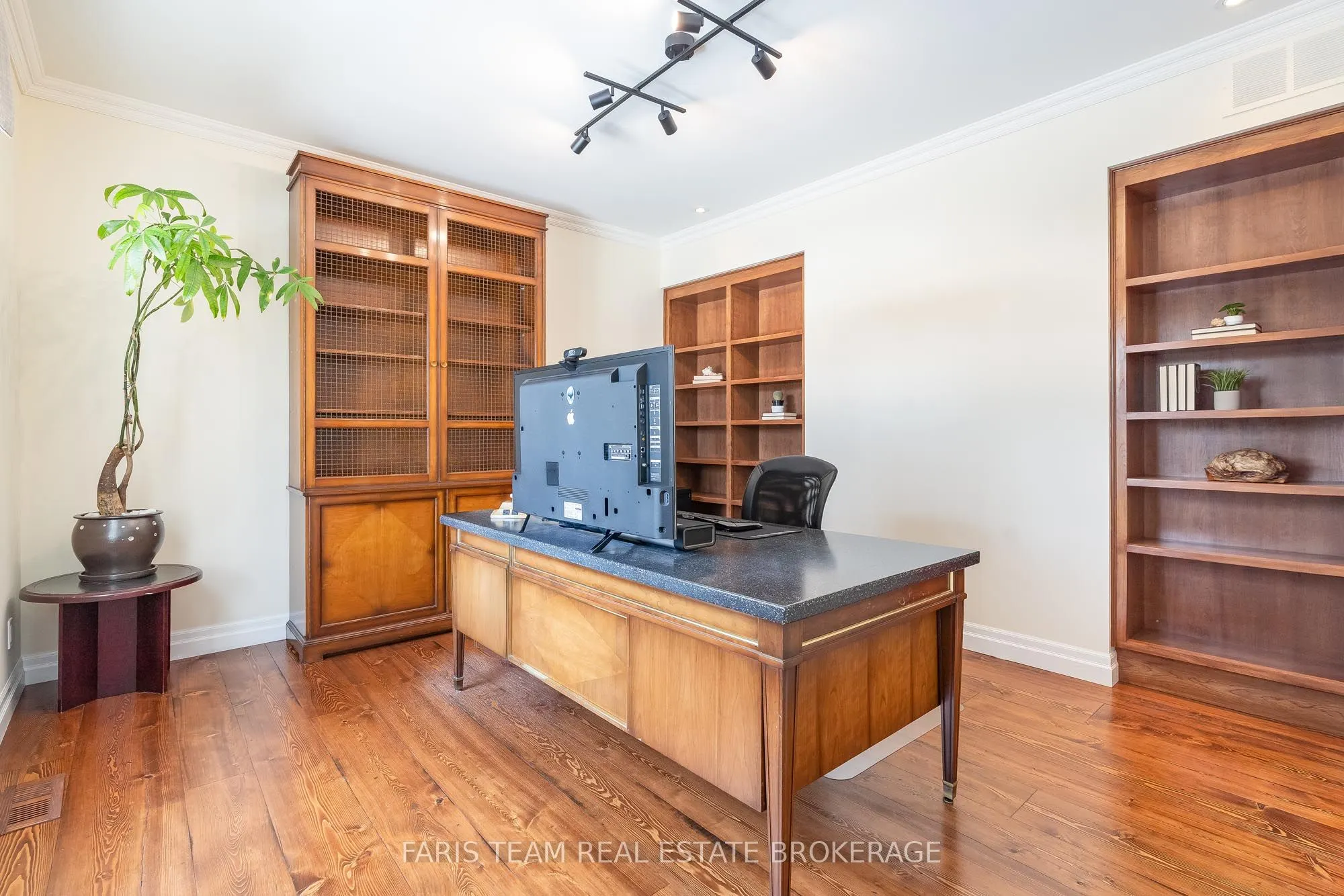 156 Deerfoot Trail