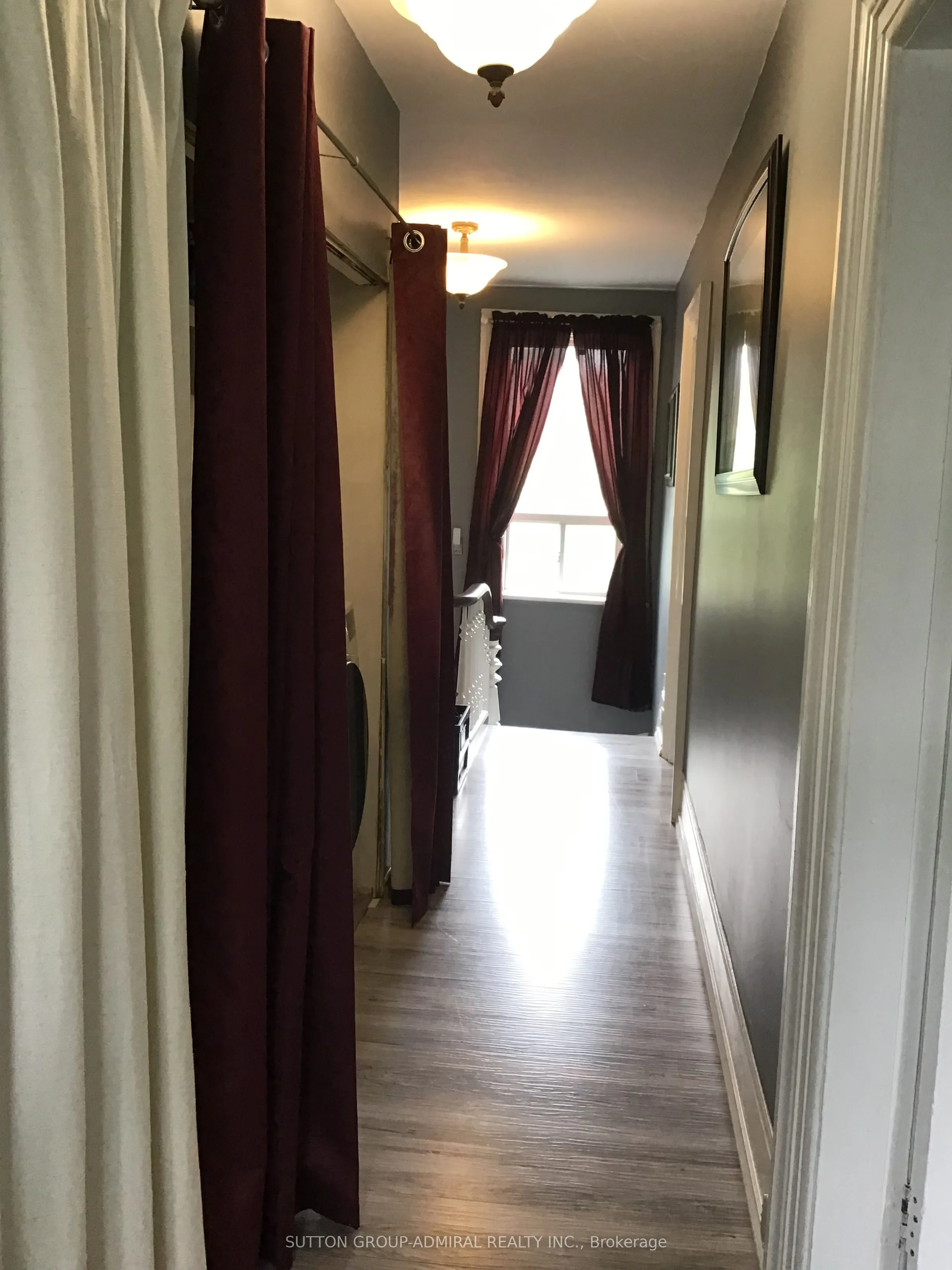 20 King Street W