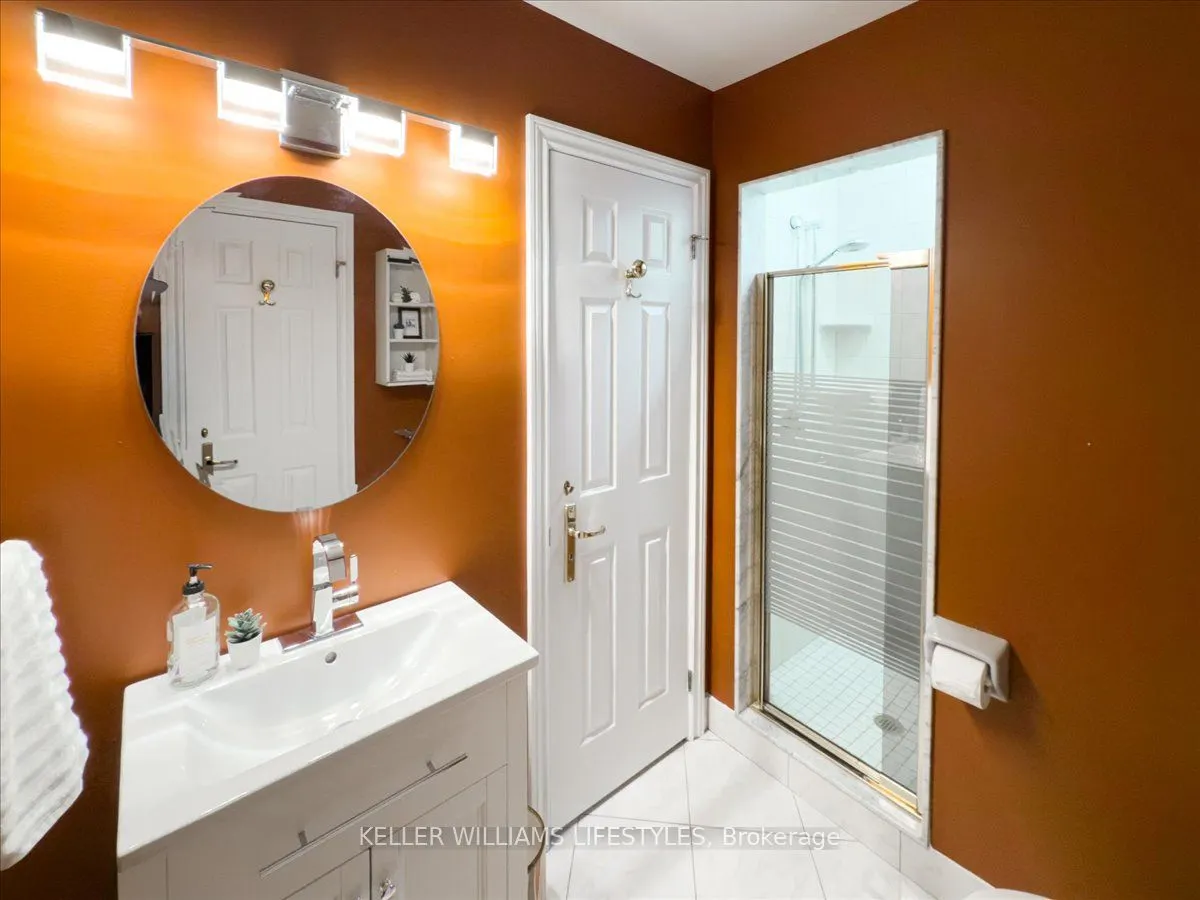 19 King Street, #1202