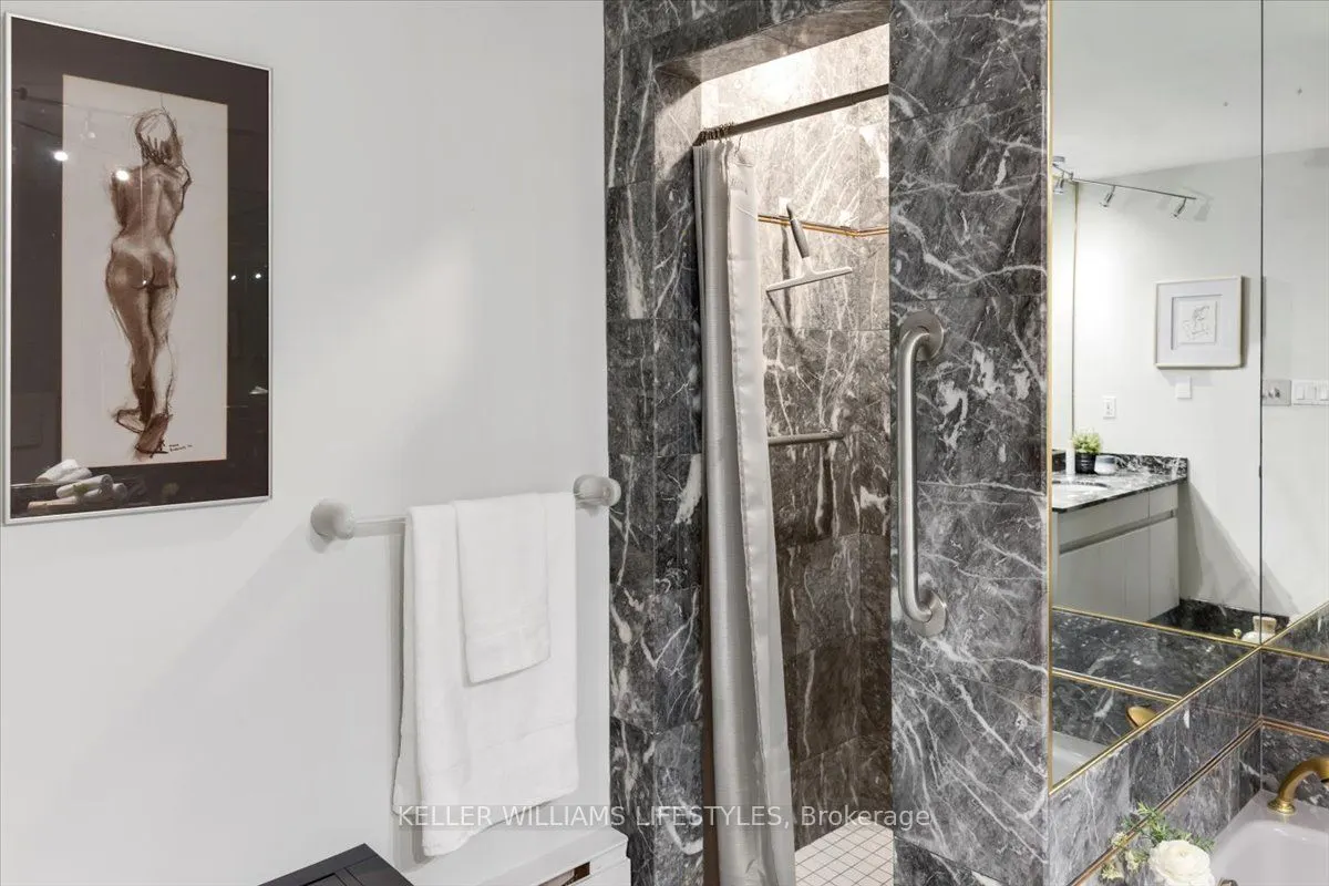 19 King Street, #1202