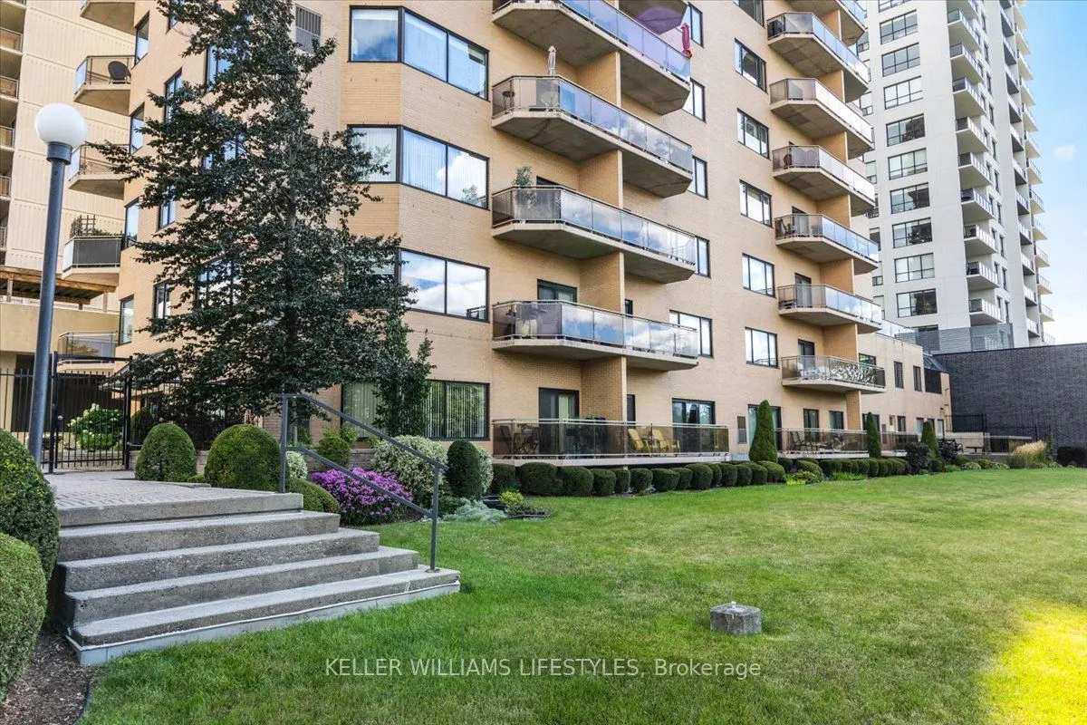 19 King Street, #1202