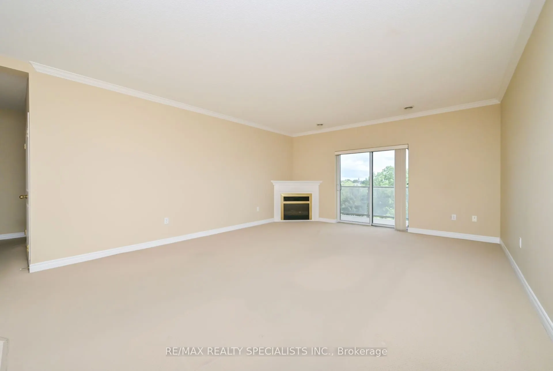 60 Wyndham Street S, #505