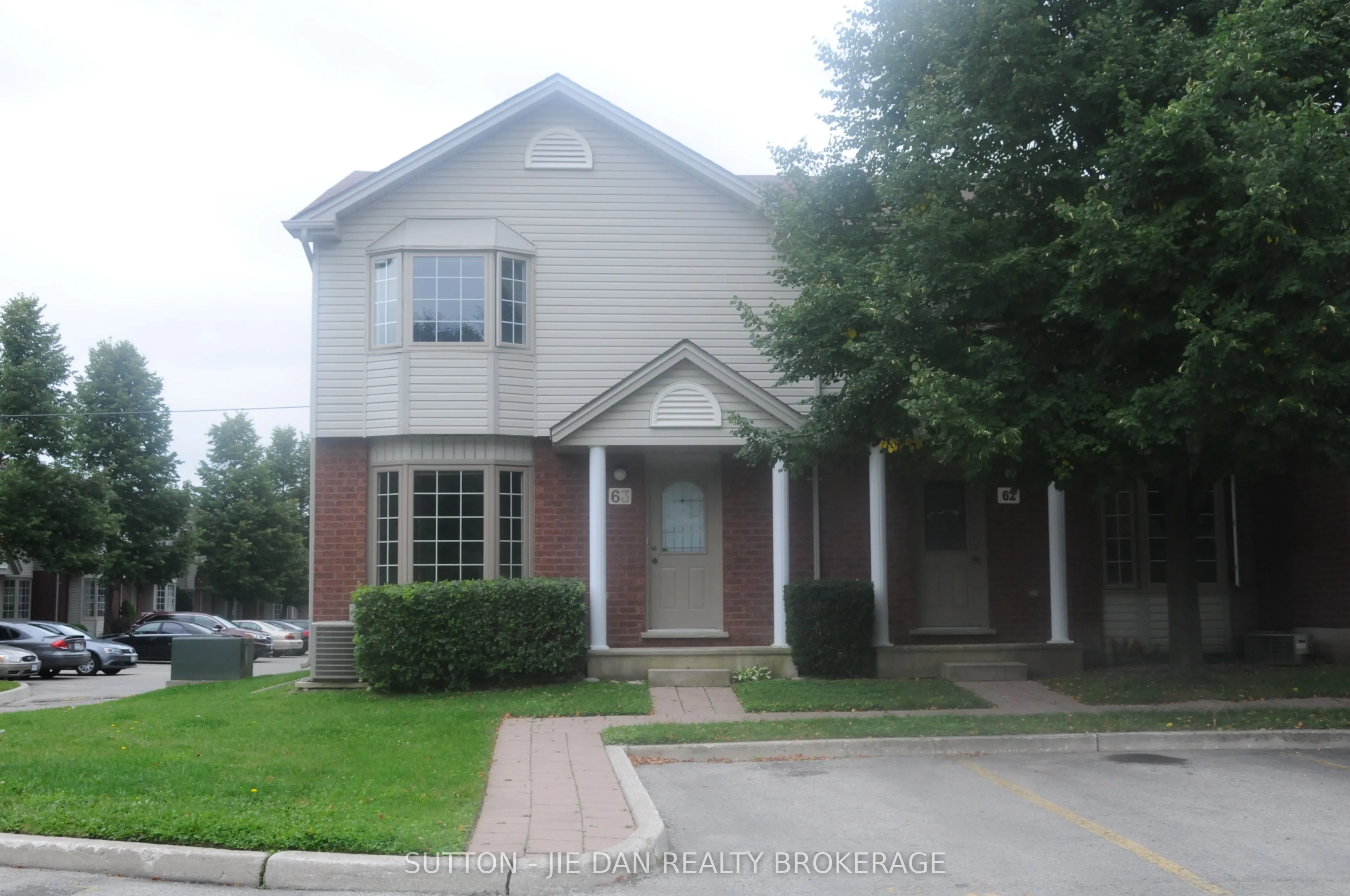 70 CHAPMAN Court, #63
