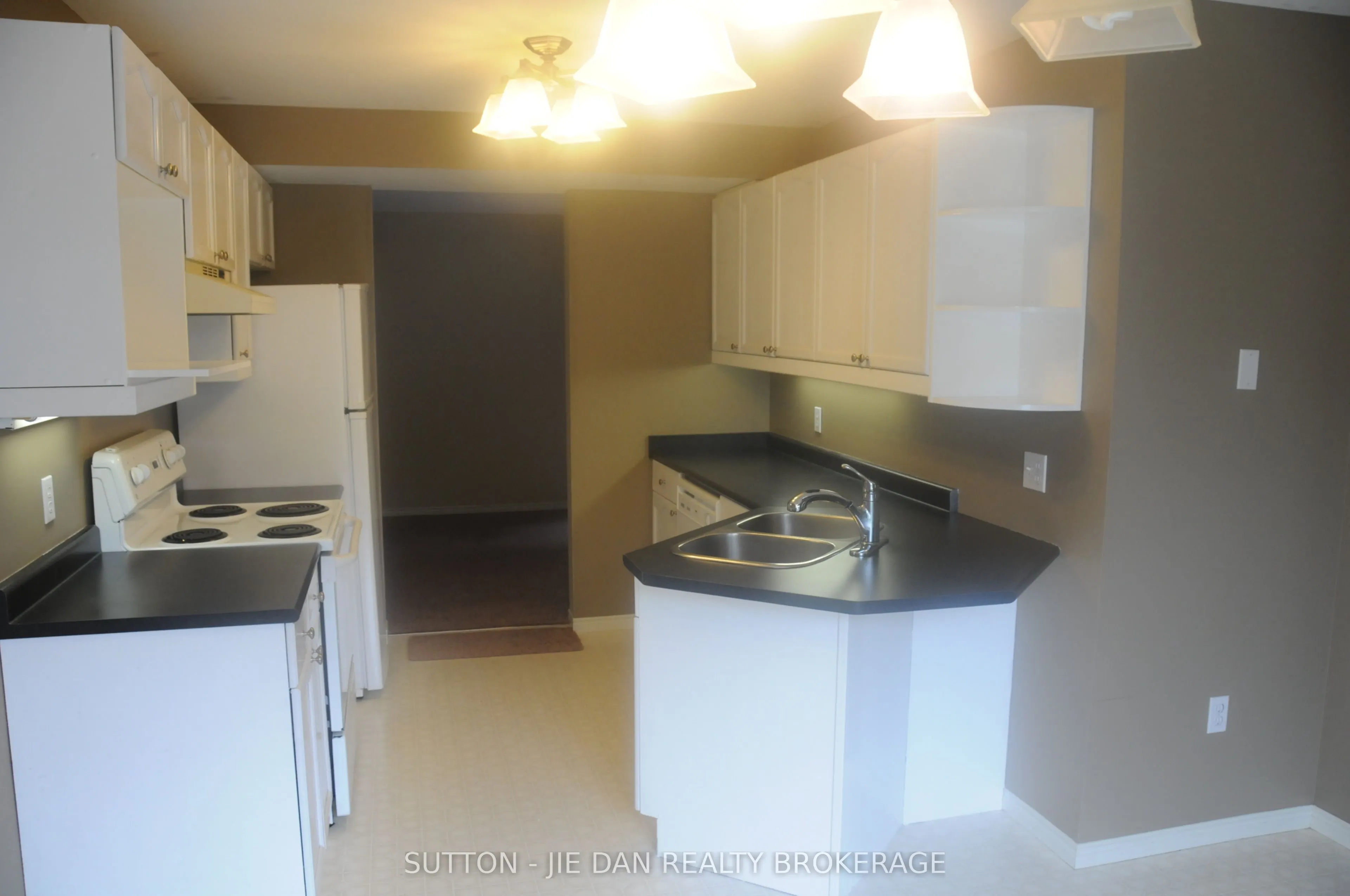 70 CHAPMAN Court, #63