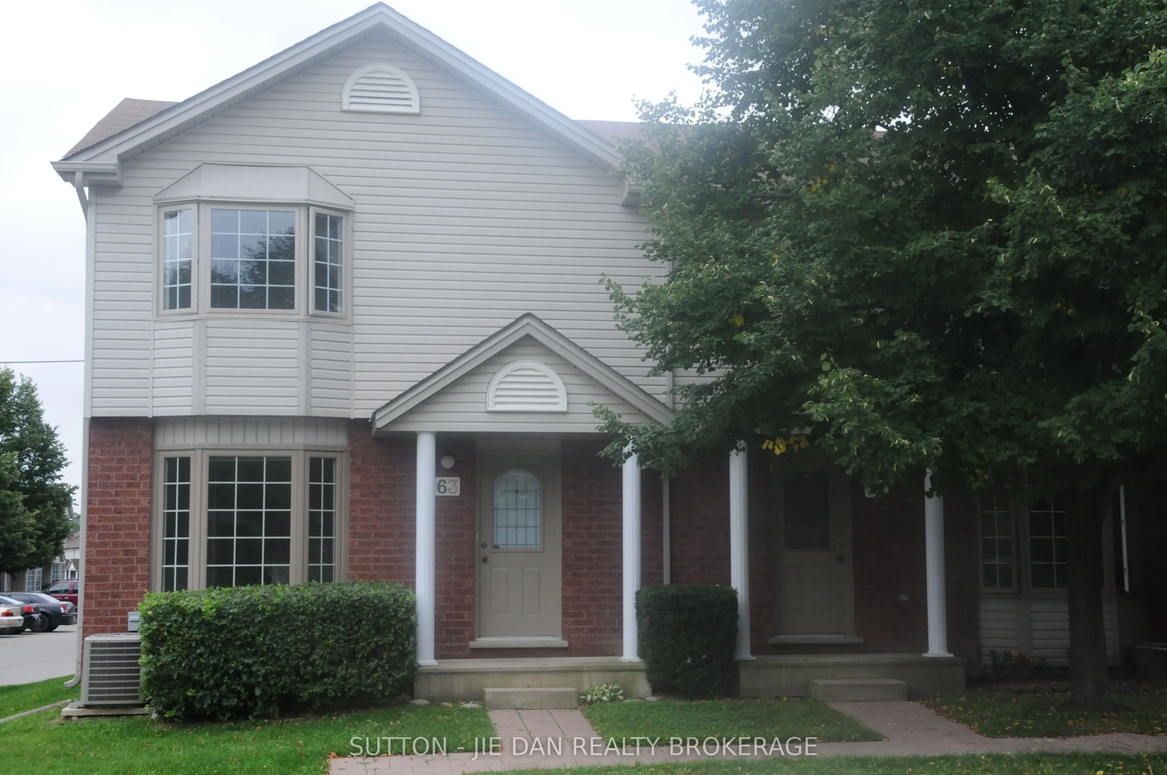 70 CHAPMAN Court, #63