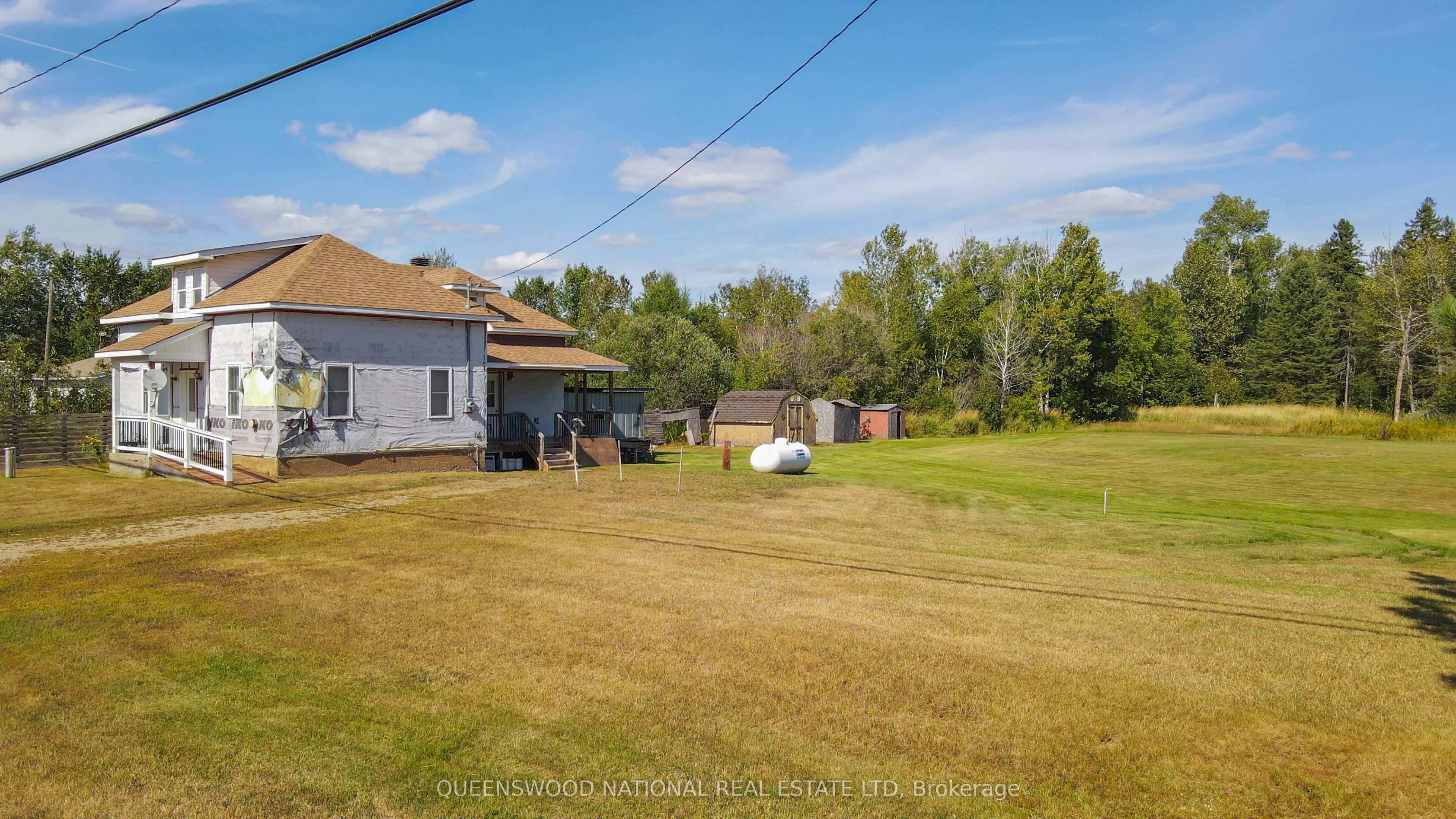 84 Round Lake Road N