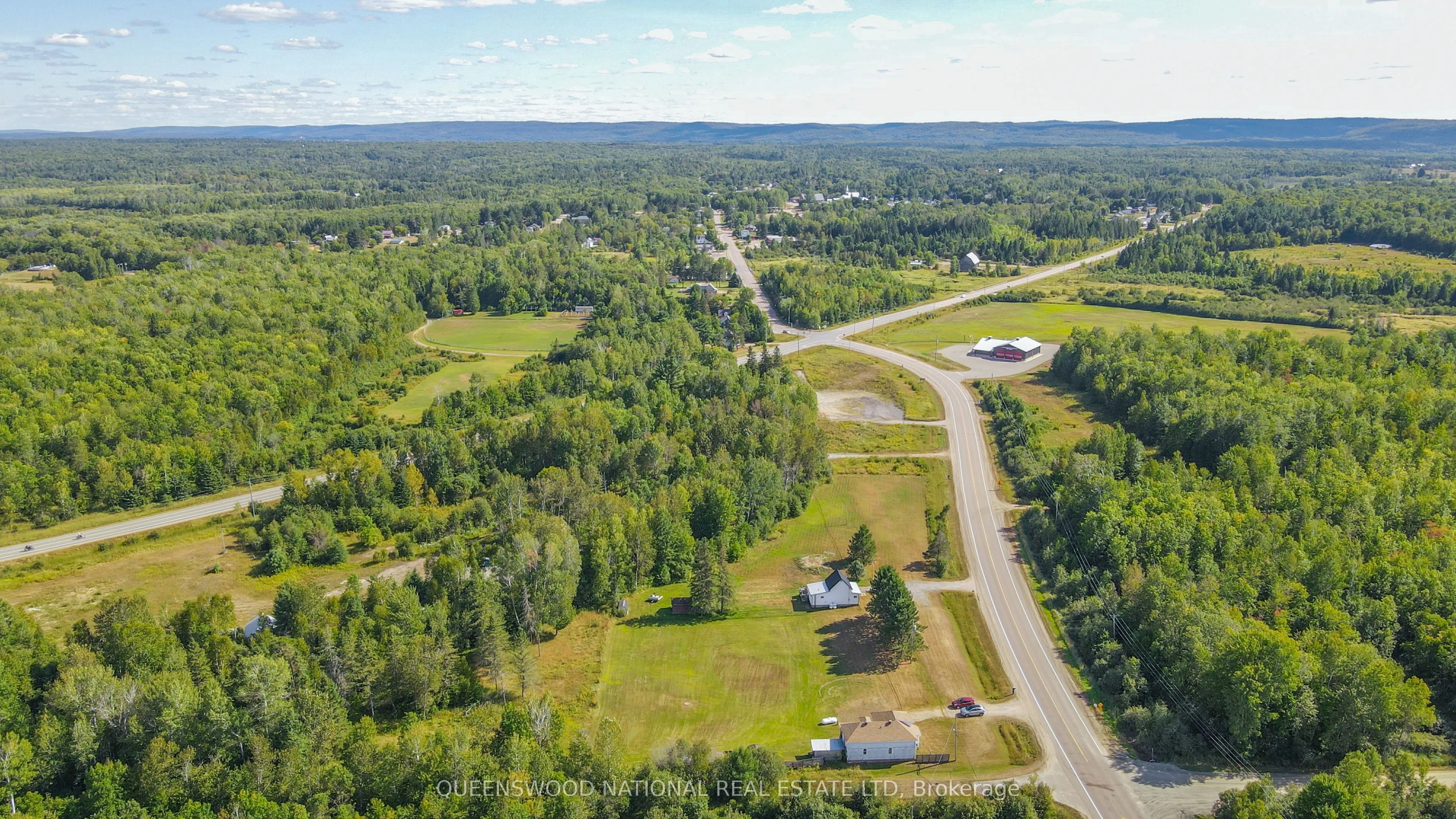 84 Round Lake Road N