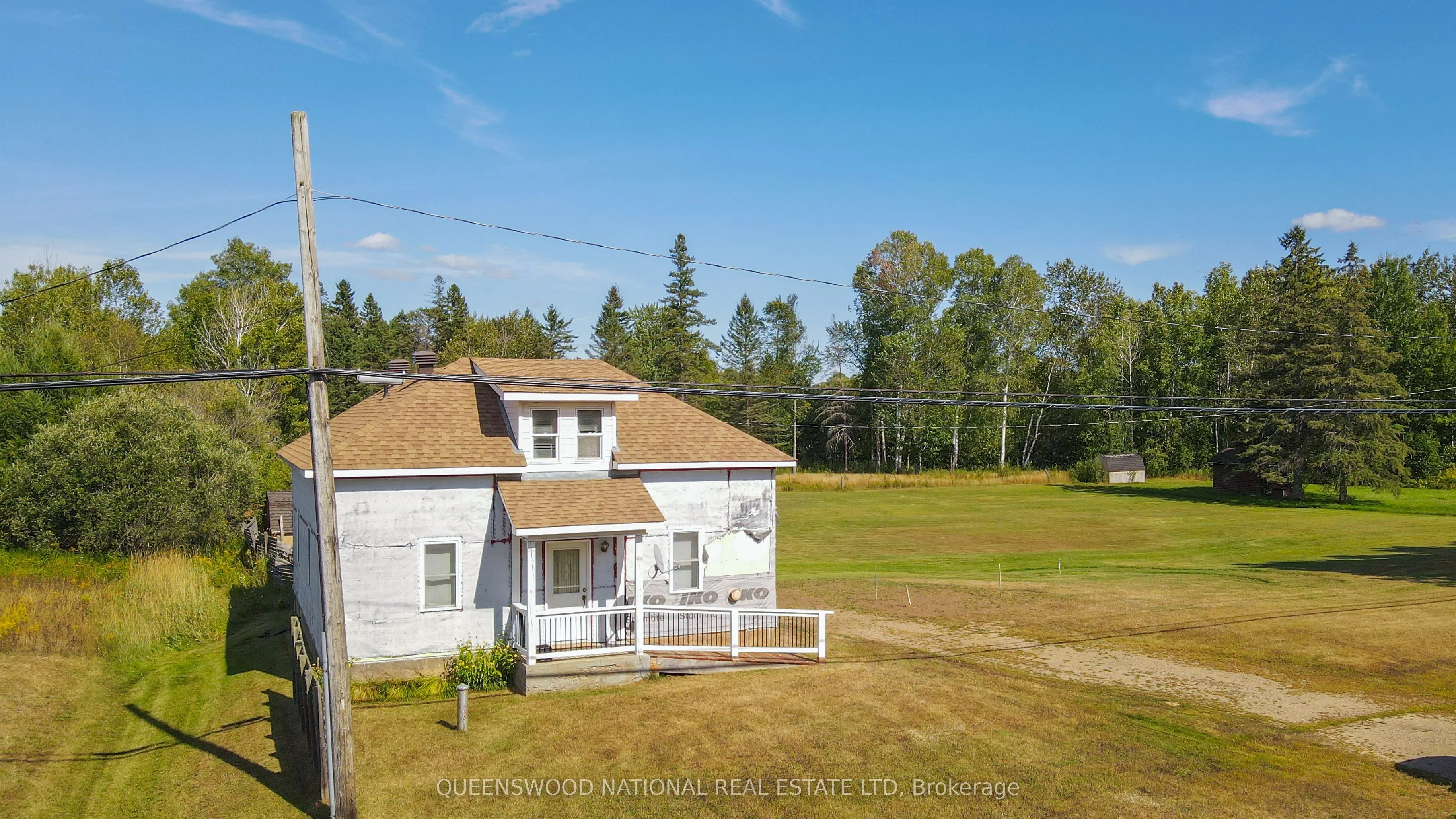84 Round Lake Road N
