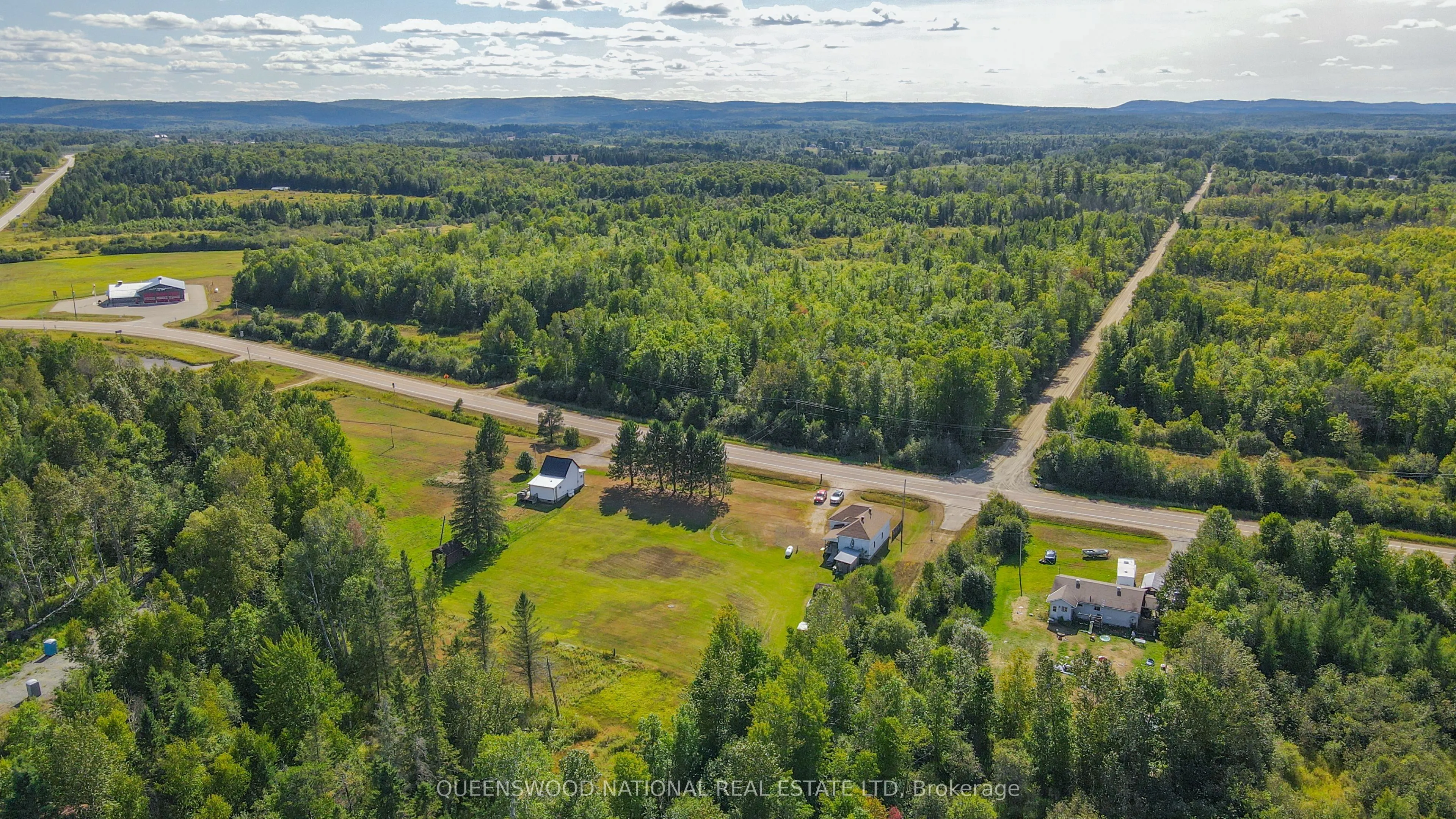 84 Round Lake Road N