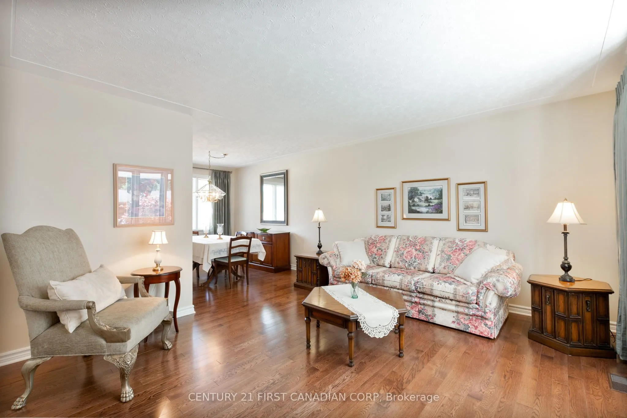 135 Downing Crescent