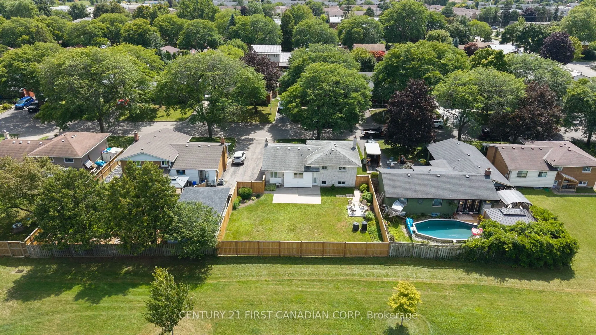 135 Downing Crescent