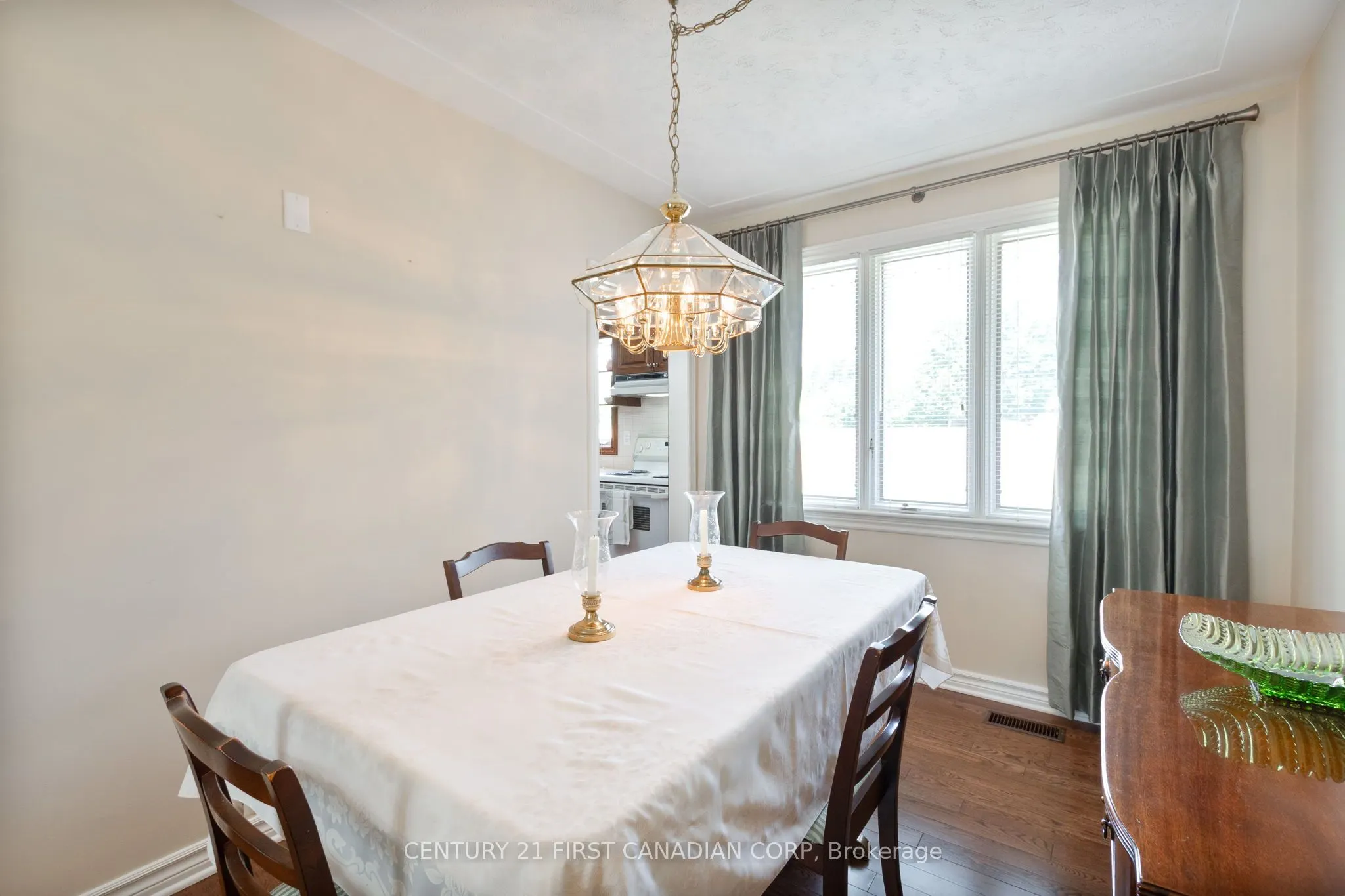 135 Downing Crescent