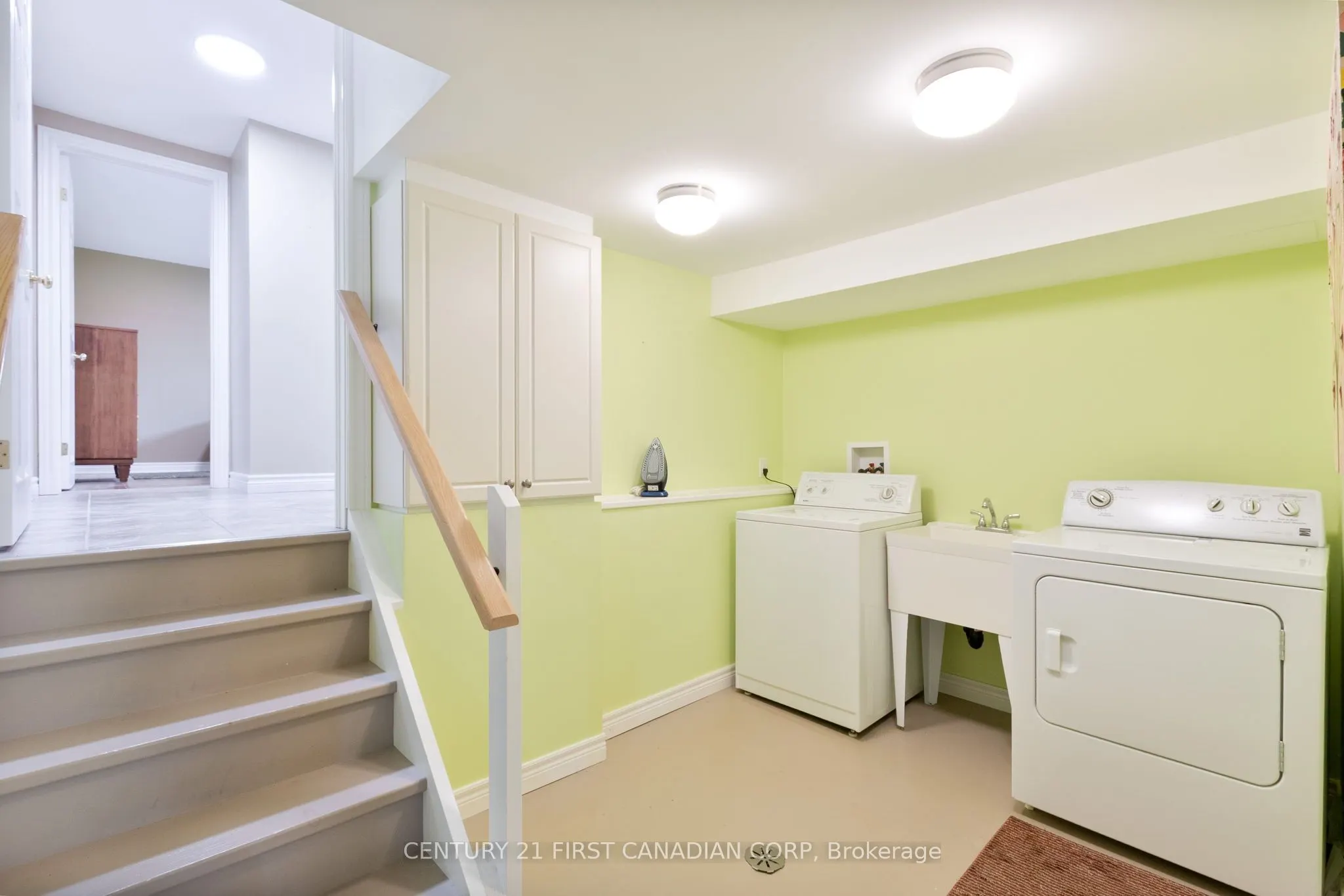 135 Downing Crescent