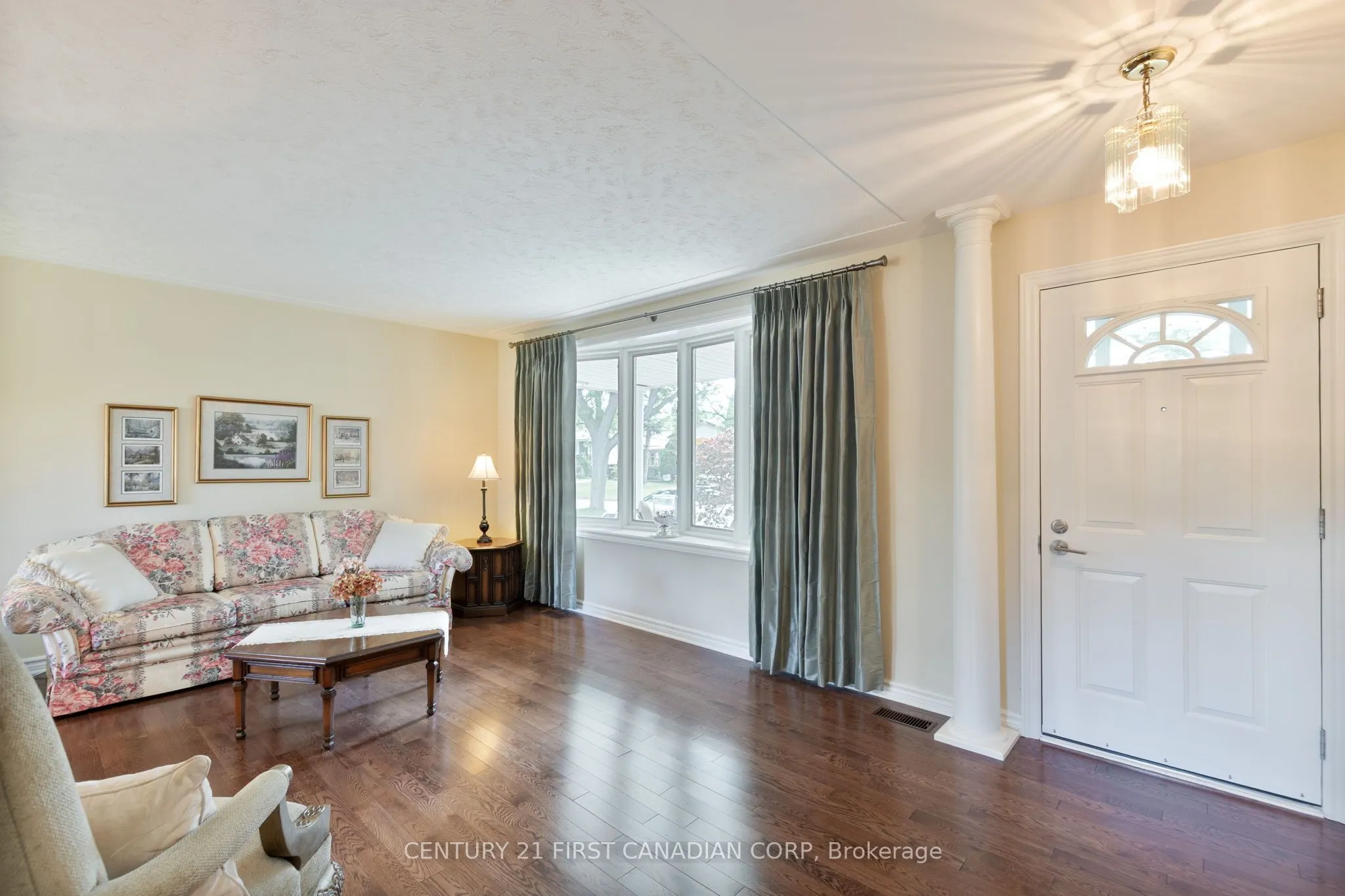 135 Downing Crescent