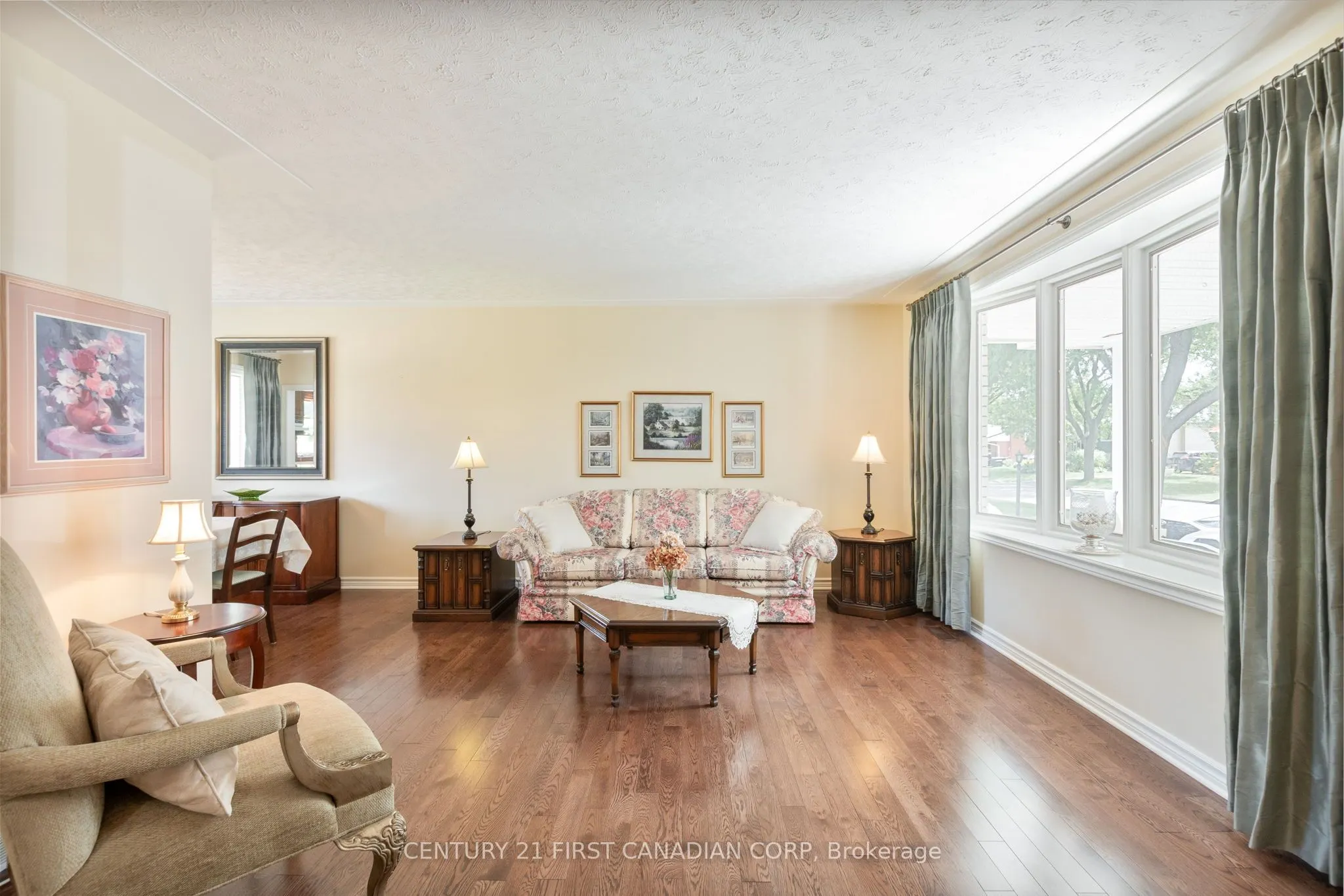135 Downing Crescent