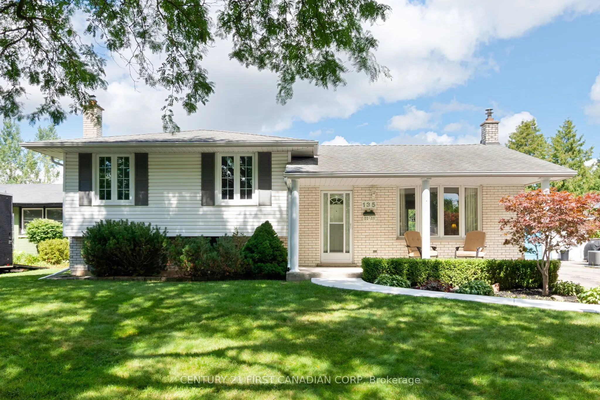 135 Downing Crescent