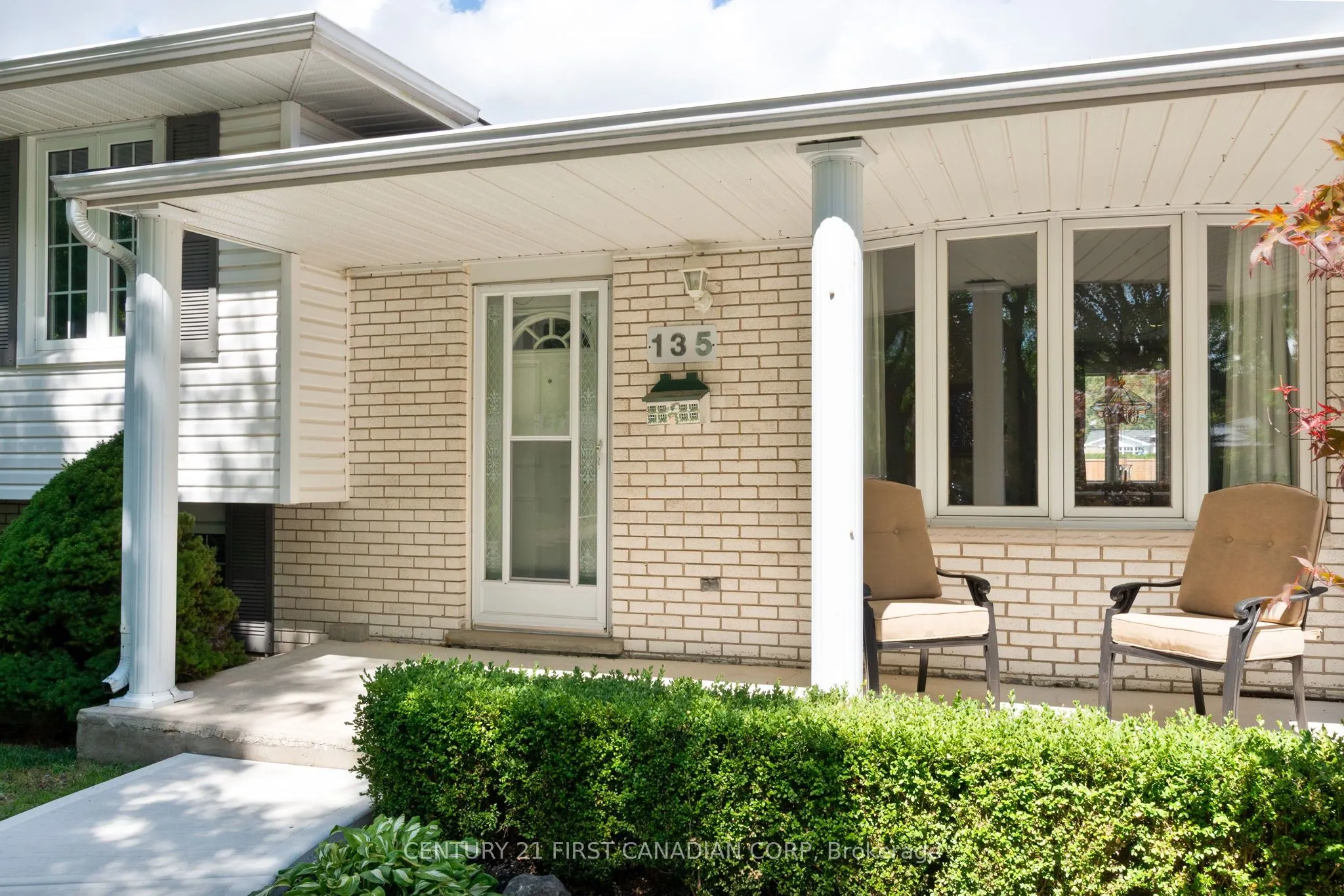 135 Downing Crescent