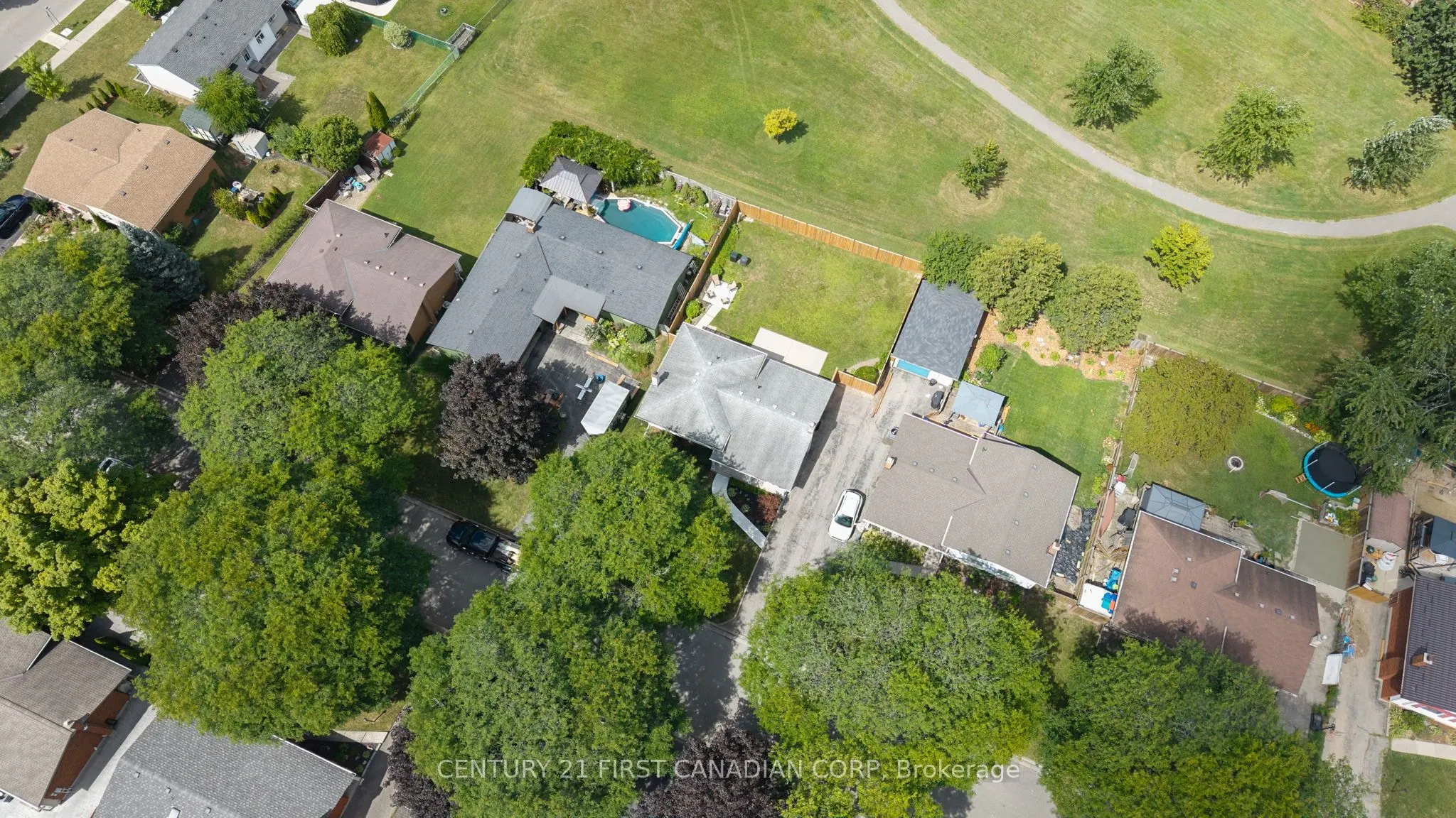 135 Downing Crescent