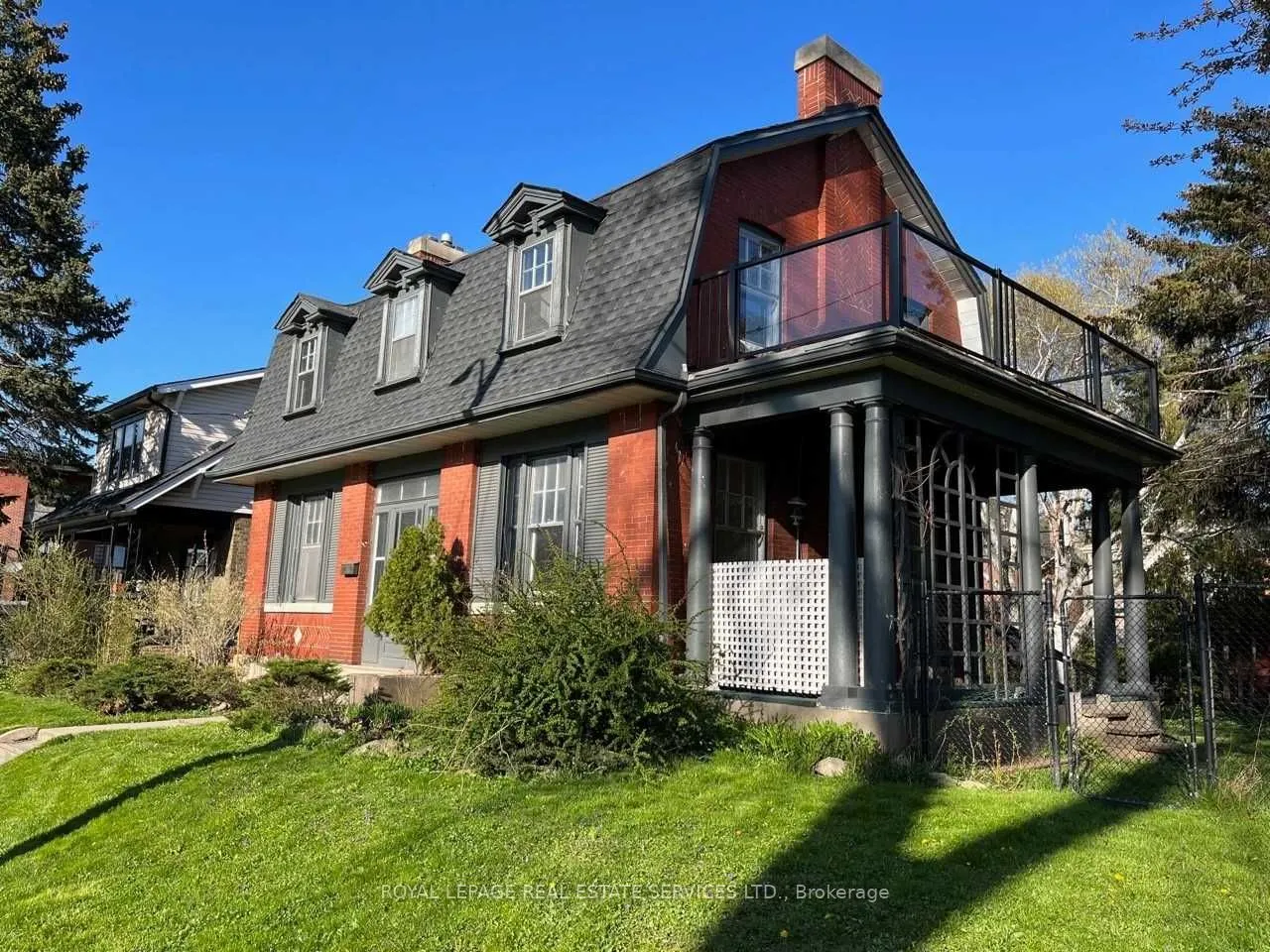 17 Leinster Avenue S
