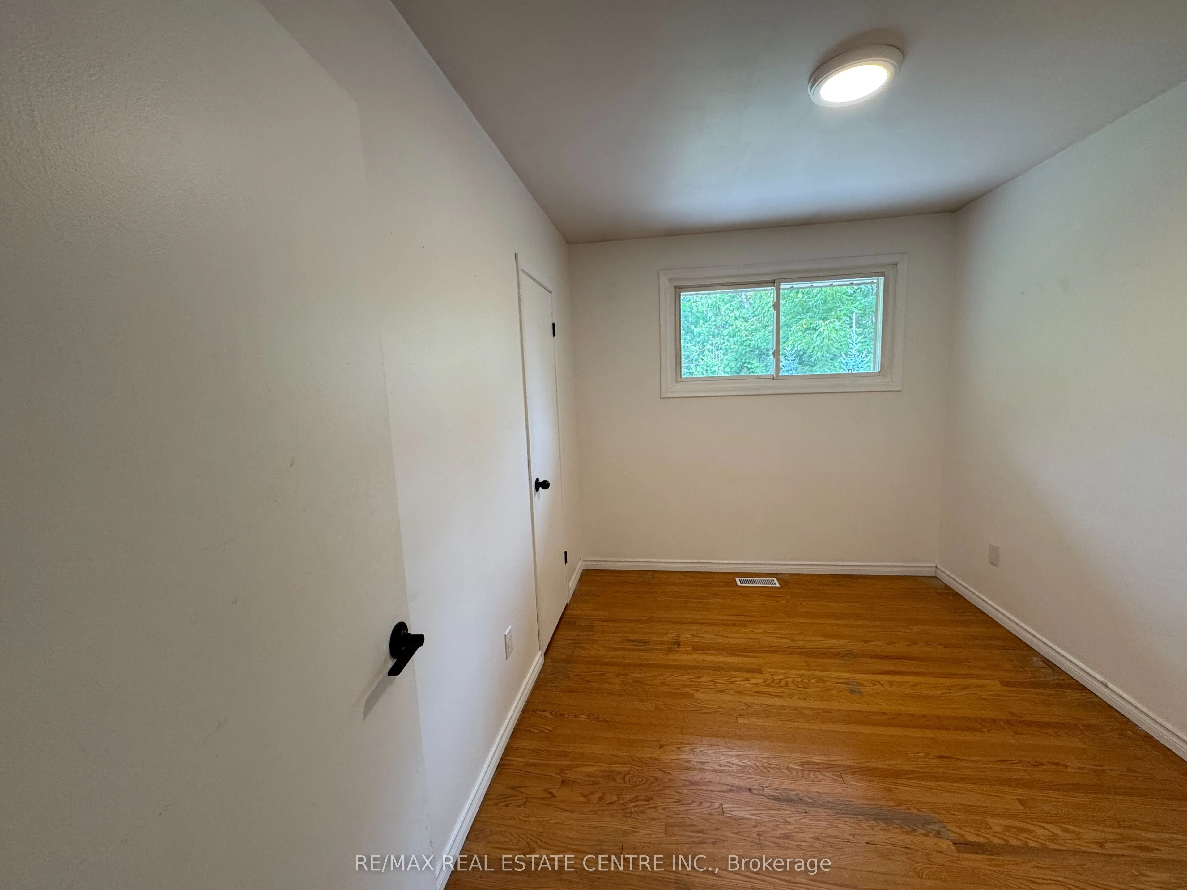 456 Speedvale Avenue E, #Main