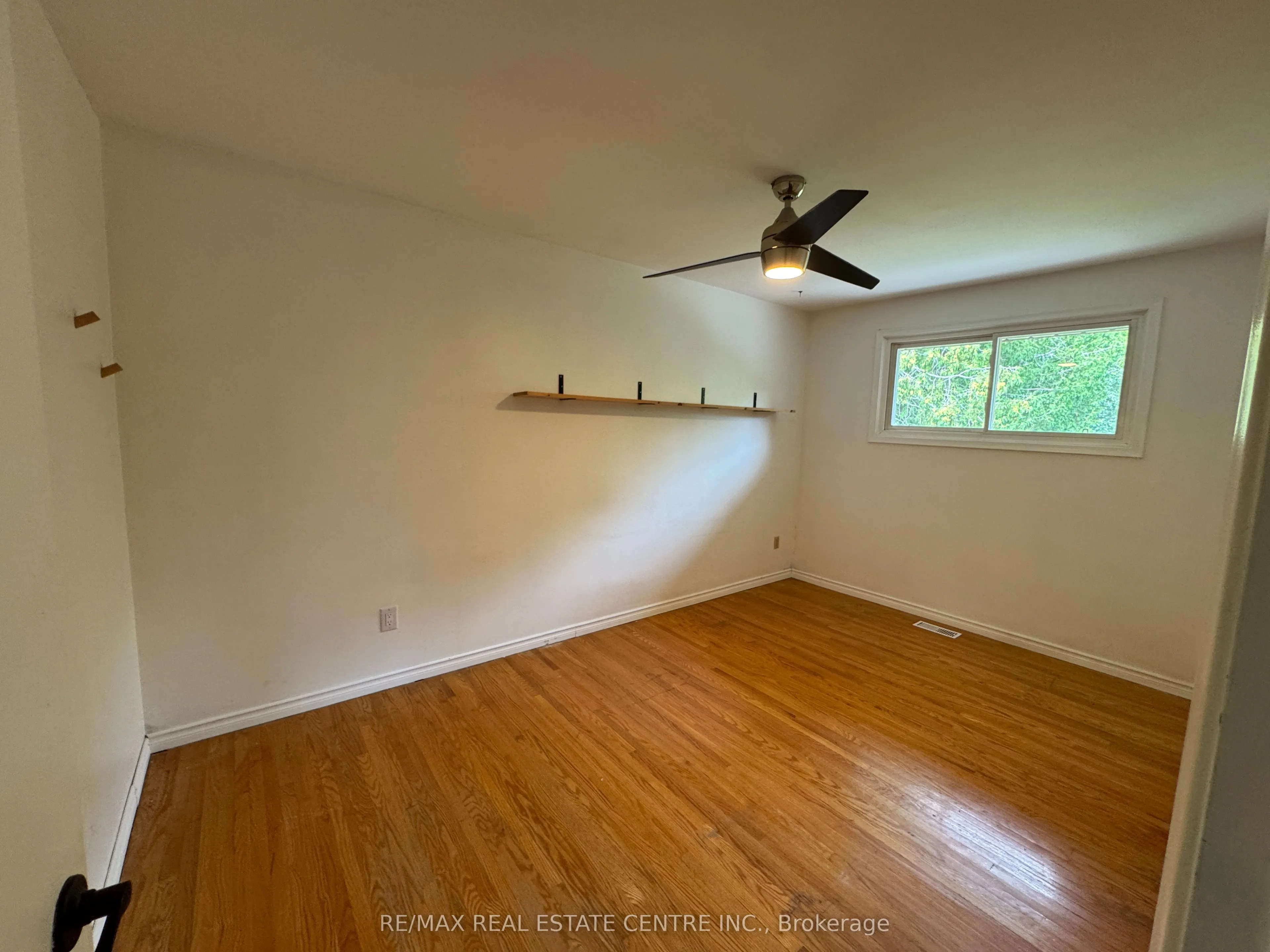 456 Speedvale Avenue E, #Main