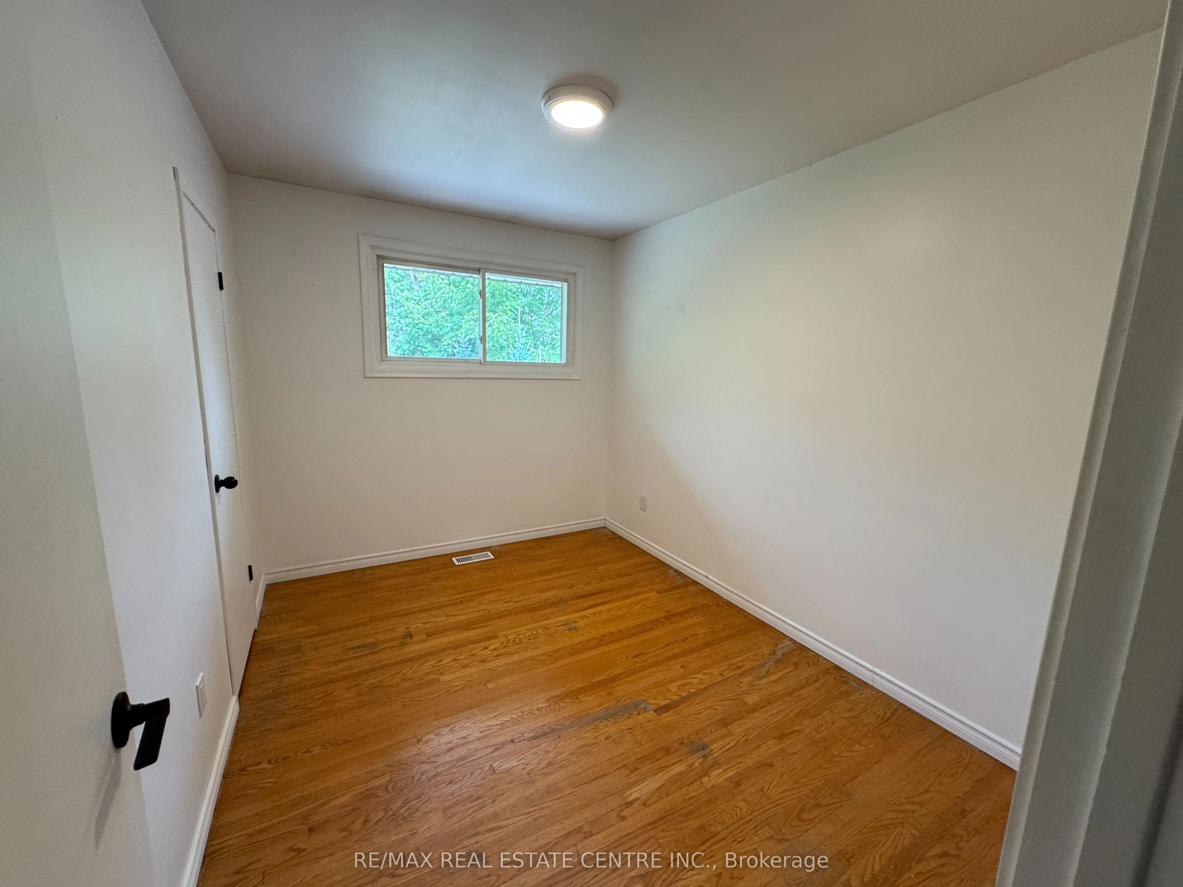 456 Speedvale Avenue E, #Main