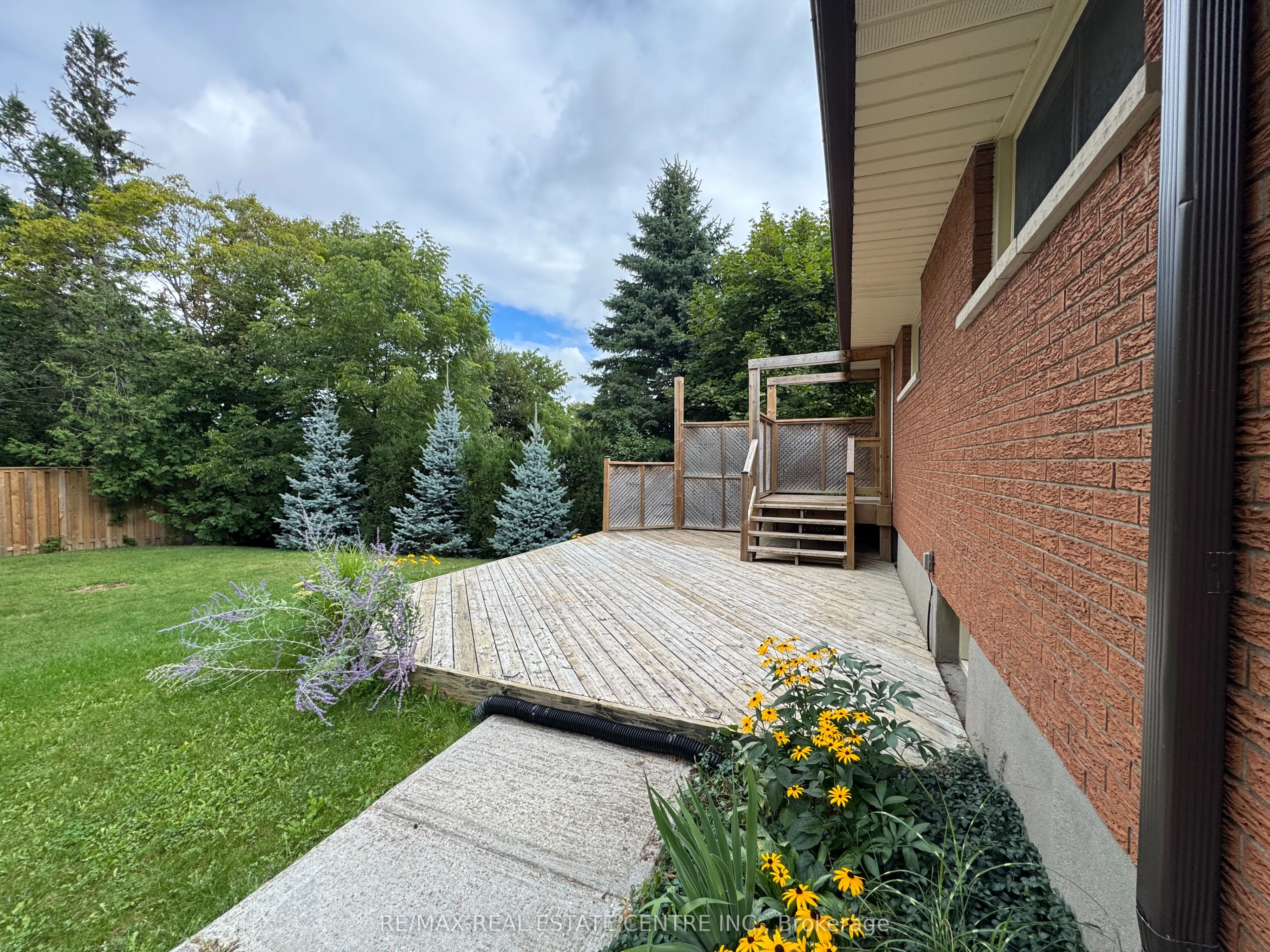 456 Speedvale Avenue E, #Main