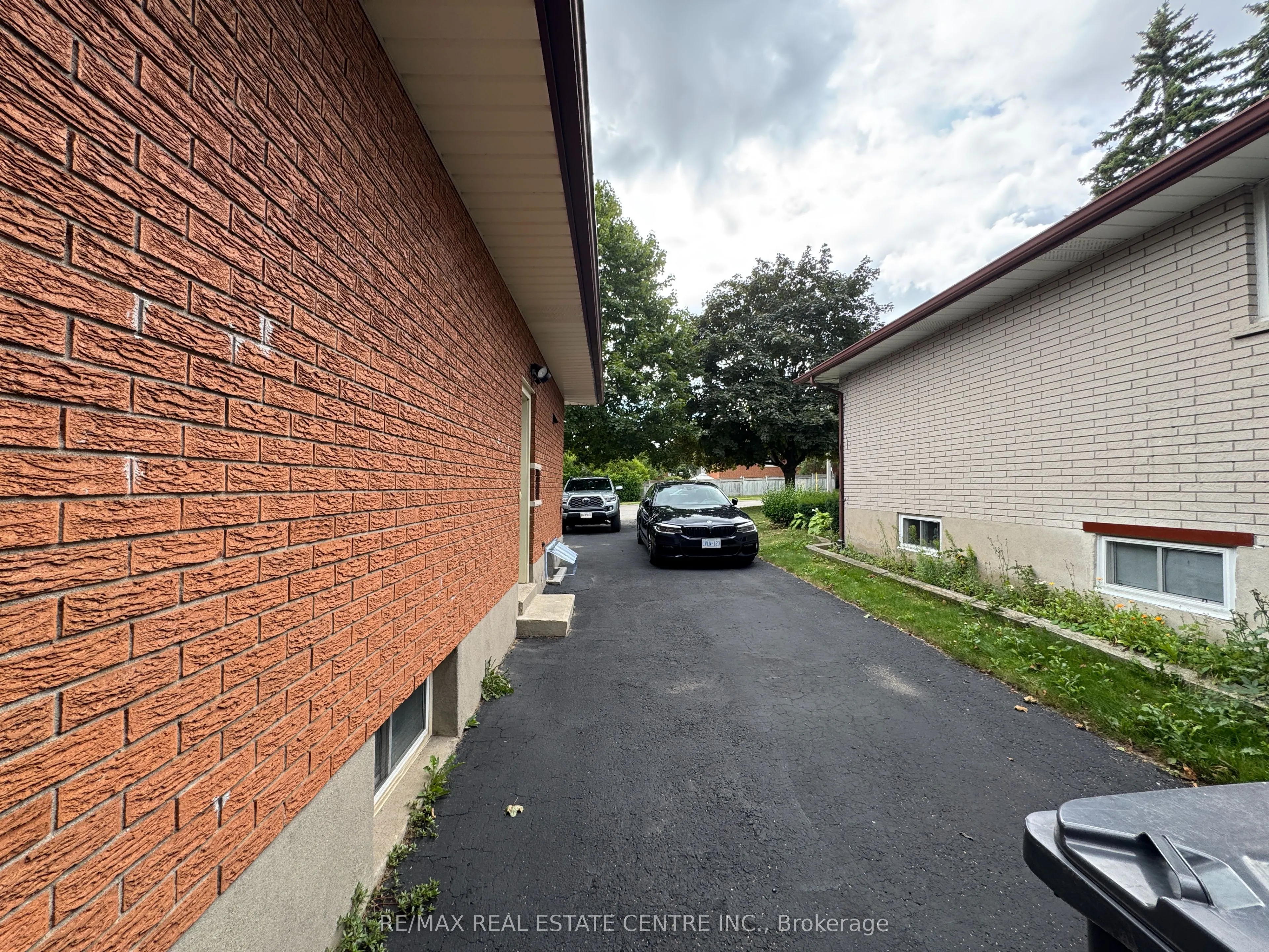 456 Speedvale Avenue E, #Main