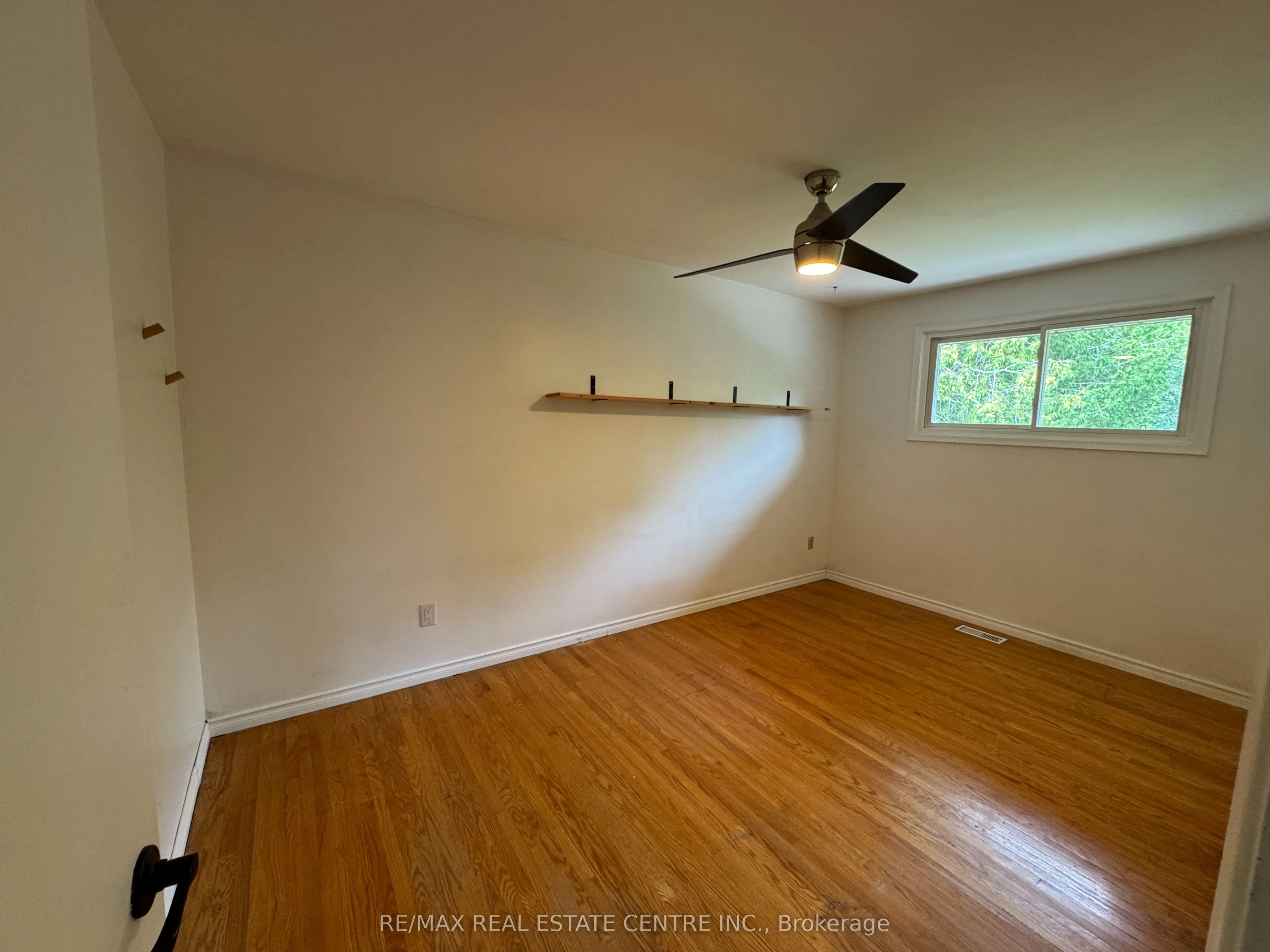 456 Speedvale Avenue E, #Main