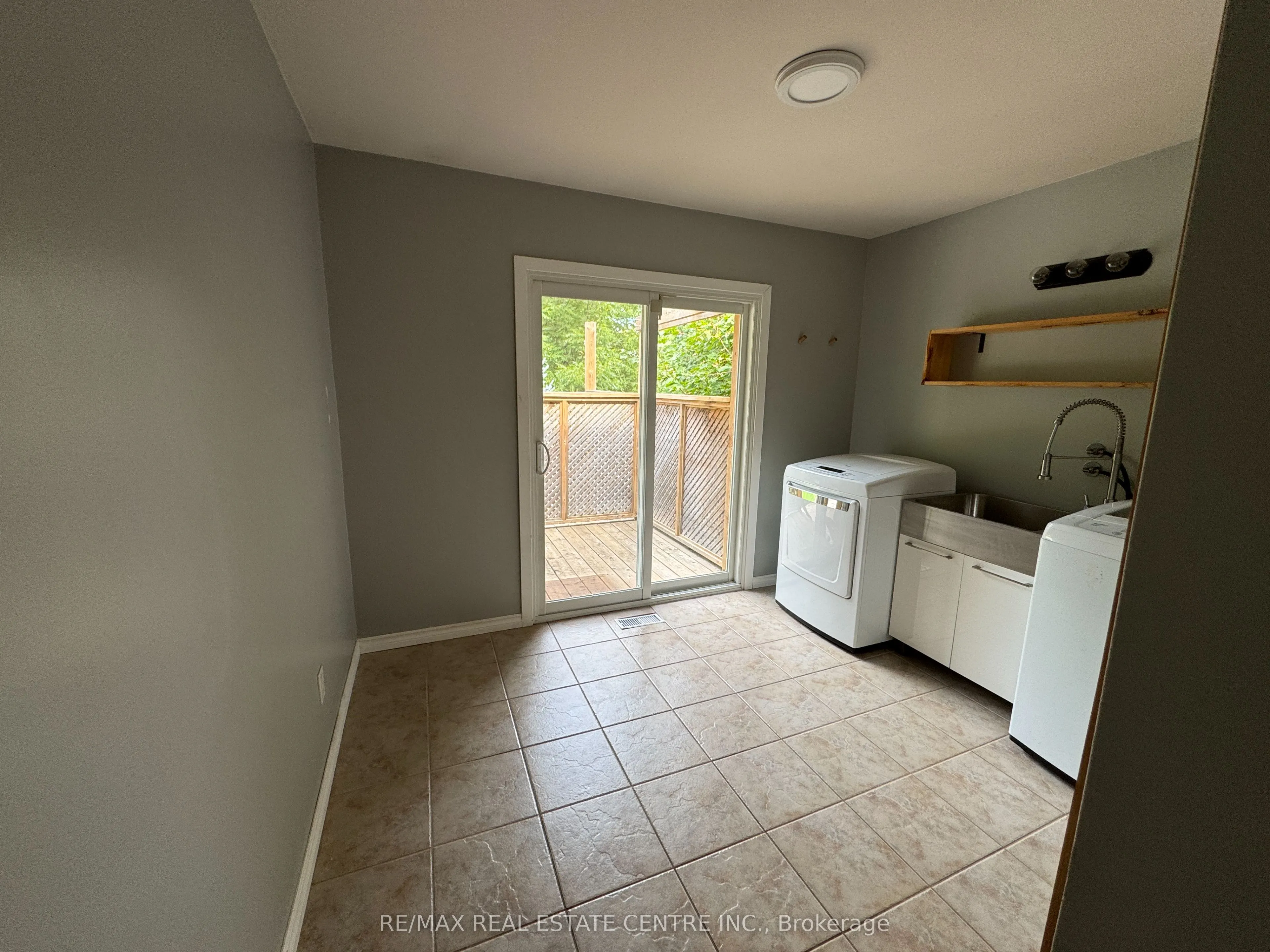 456 Speedvale Avenue E, #Main