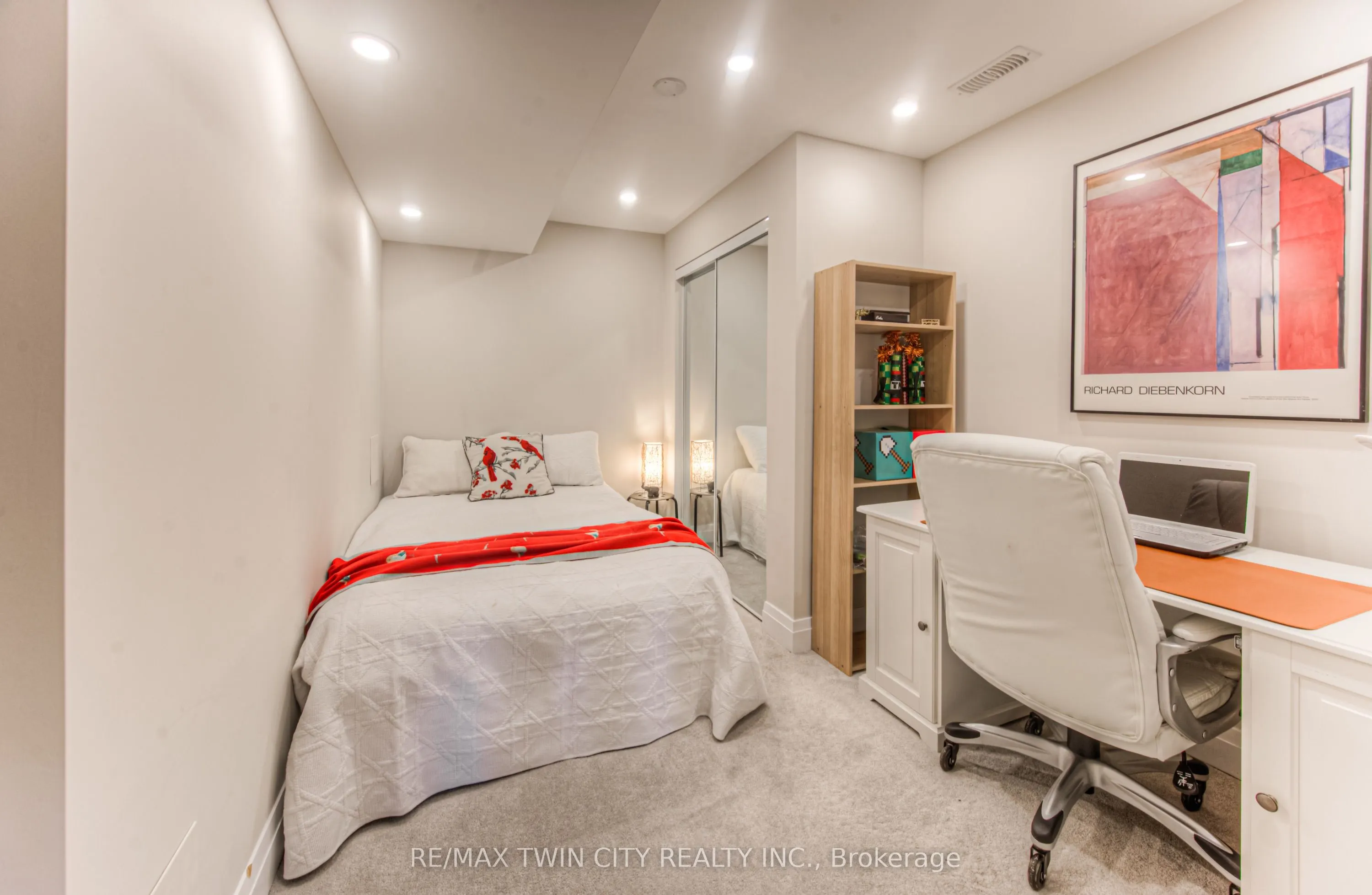 904 Thomas Pedder Court