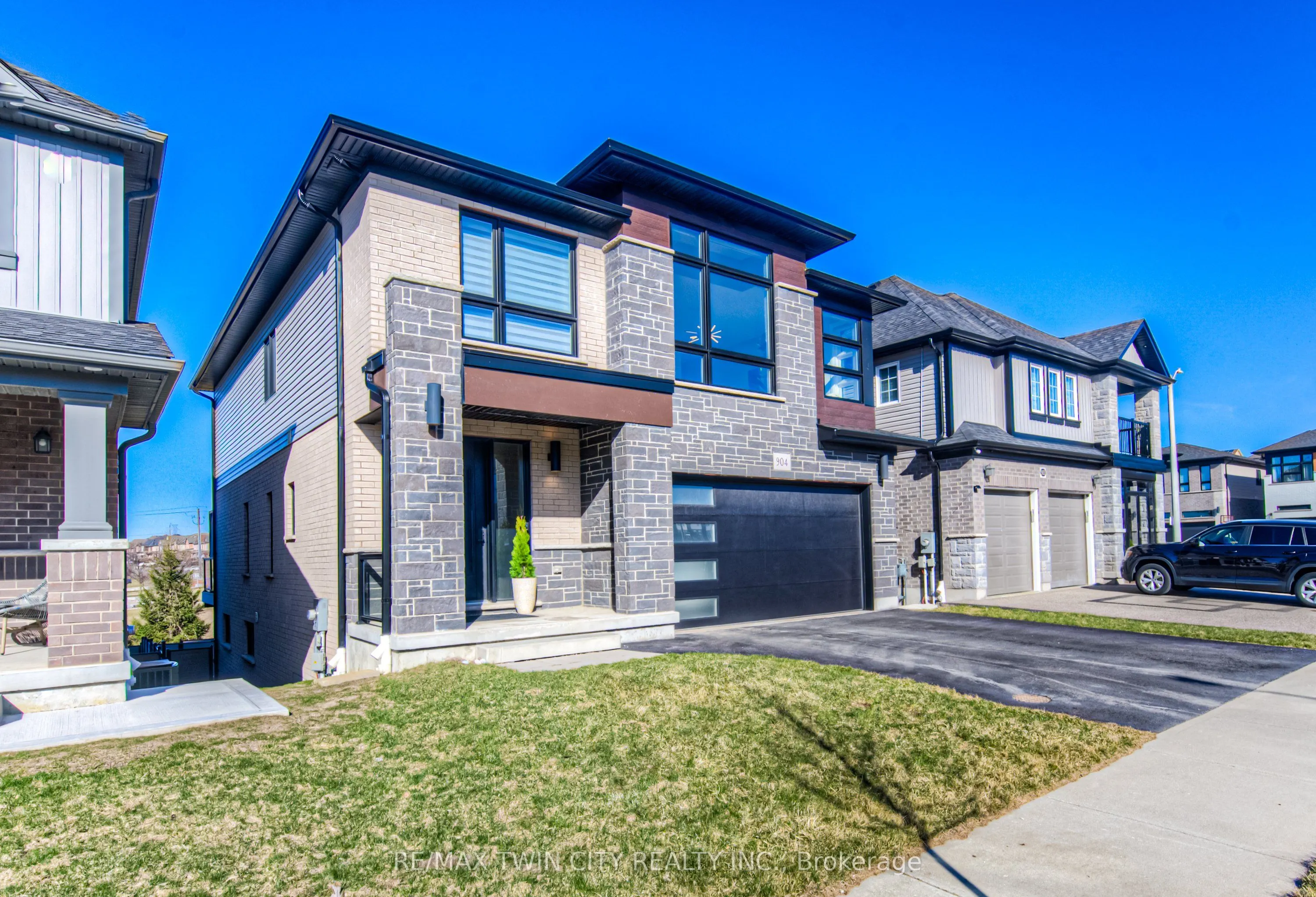 904 Thomas Pedder Court