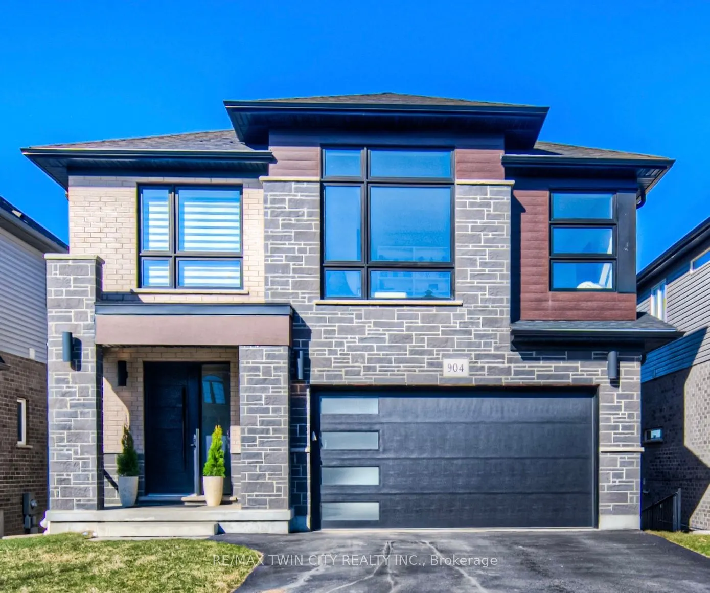 904 Thomas Pedder Court