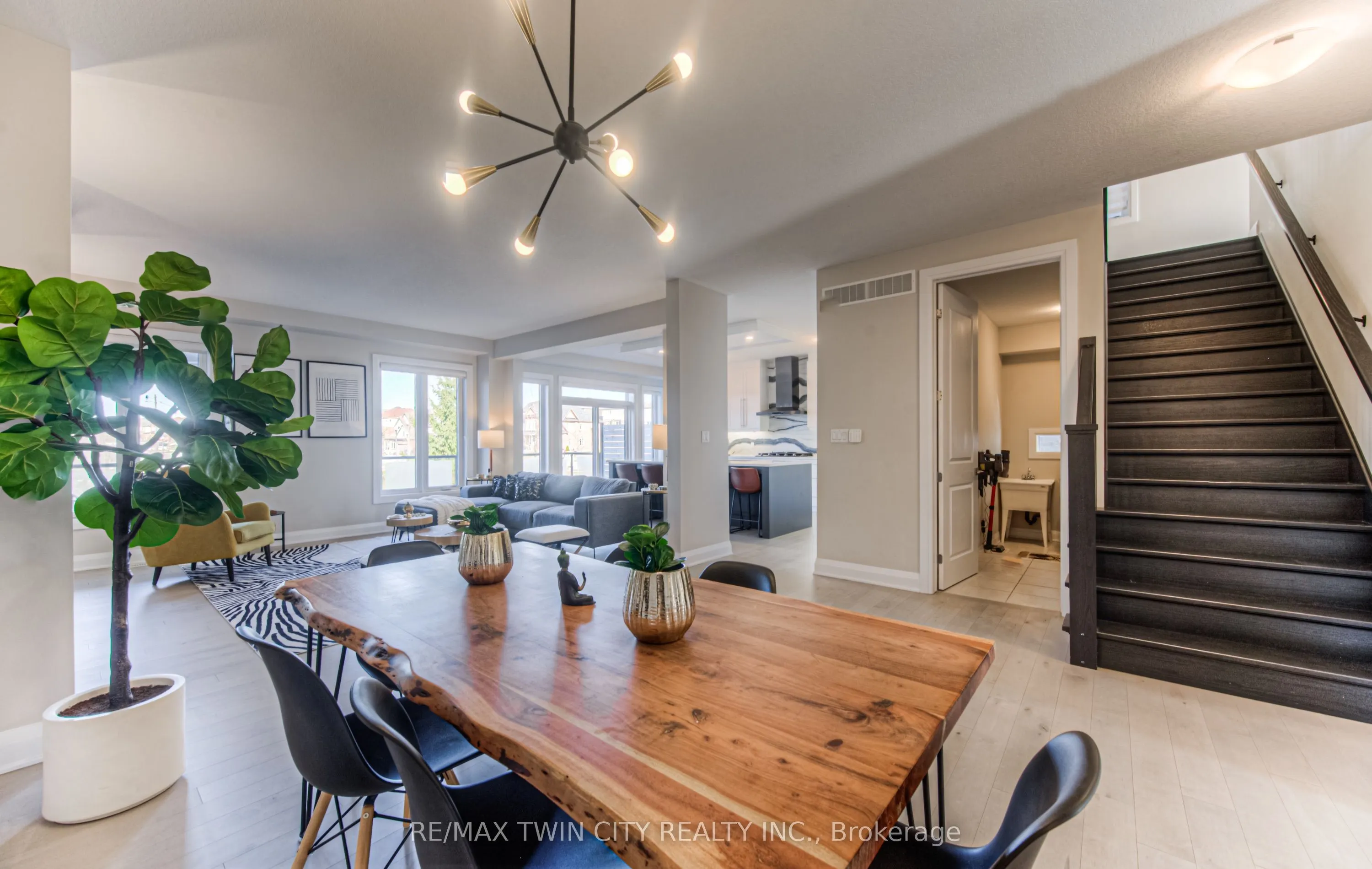 904 Thomas Pedder Court