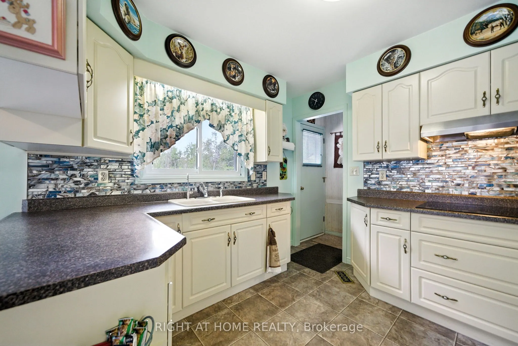 242 County Rd 48